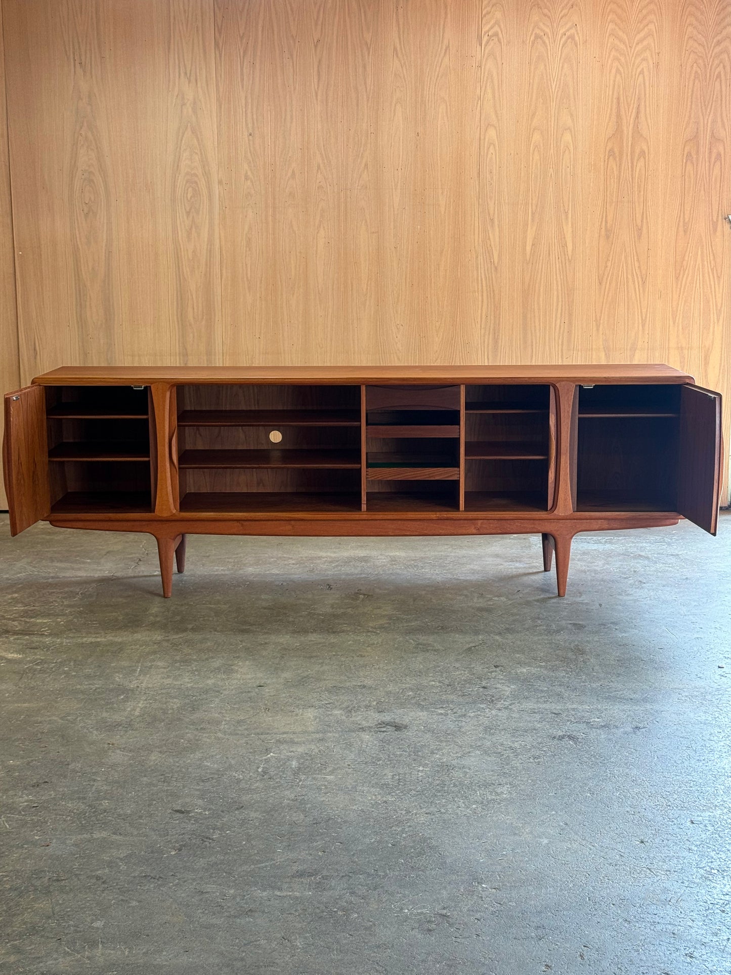 1960s Model 19 Credenza by Johannes Andersen for Uldum Møbelfabrik in teak