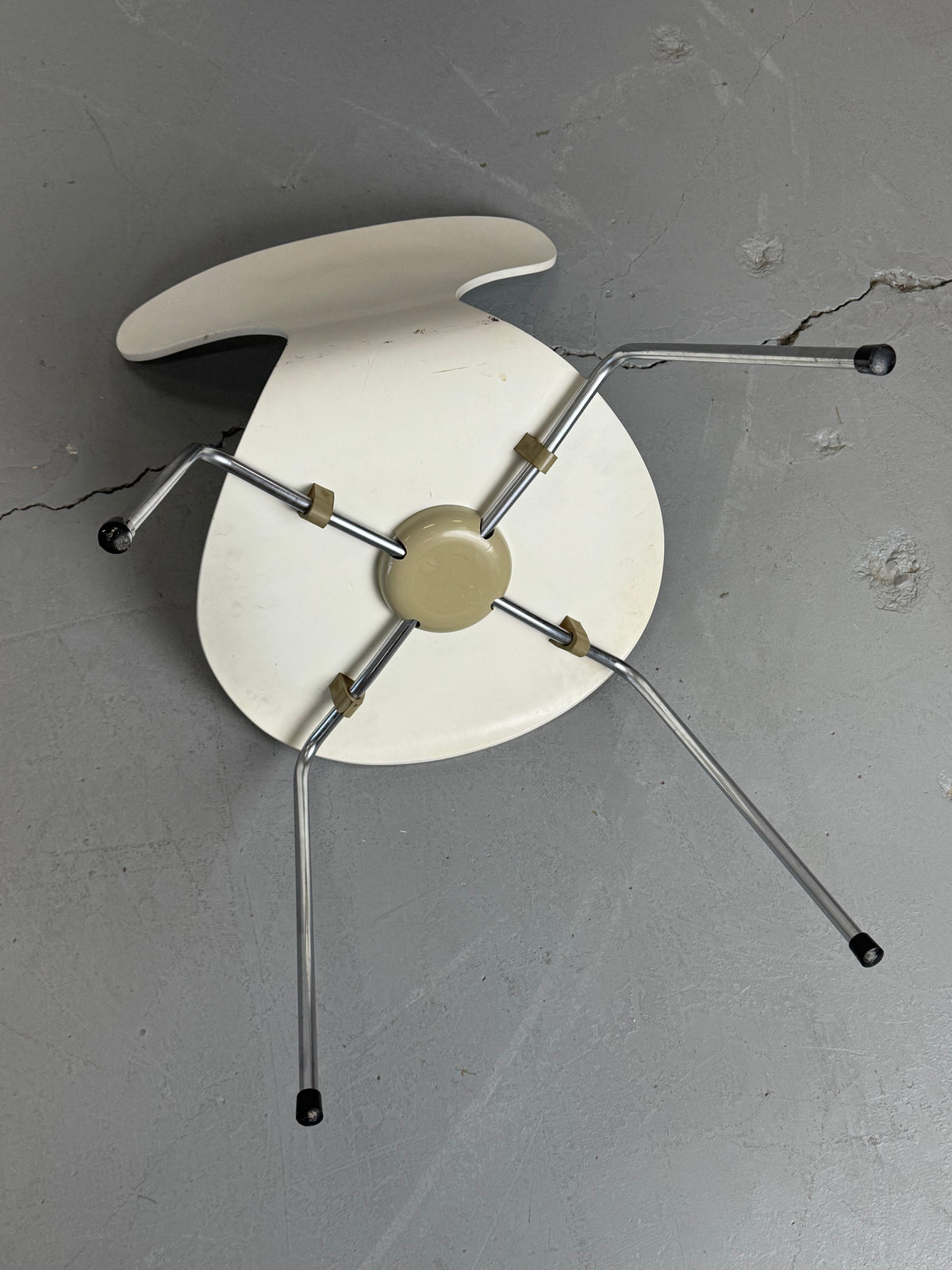 1970s Model 3108 “Lily” Chair by Arne Jacobsen for Fritz Hansen, Denmark.