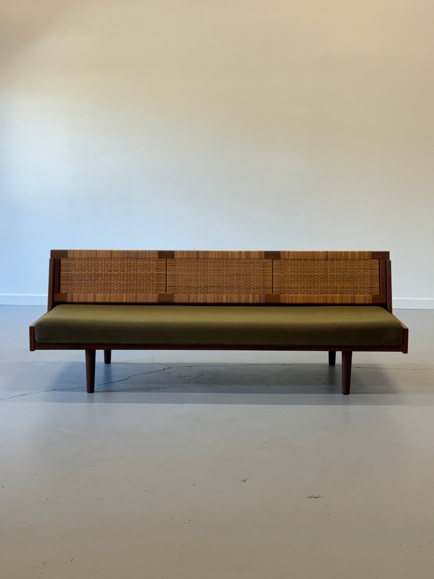 1950s Hans J. Wegner GE7 Daybed for Getama in Teak & Cane