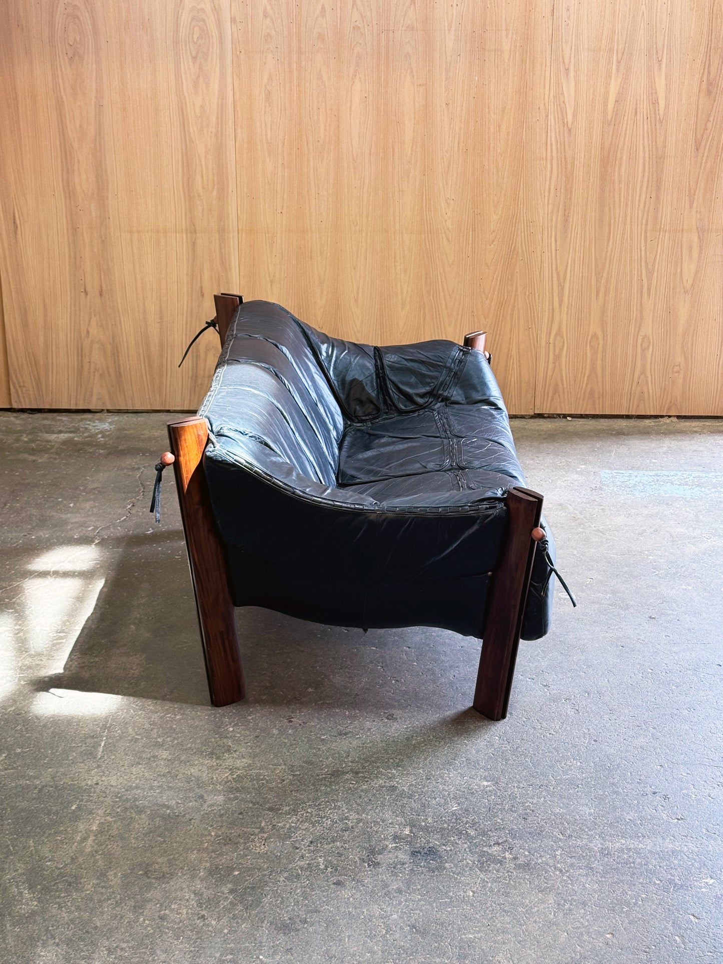 1970s MP-211 Two-Seater Sofa by Percival Lafer in original black leather and rosewood