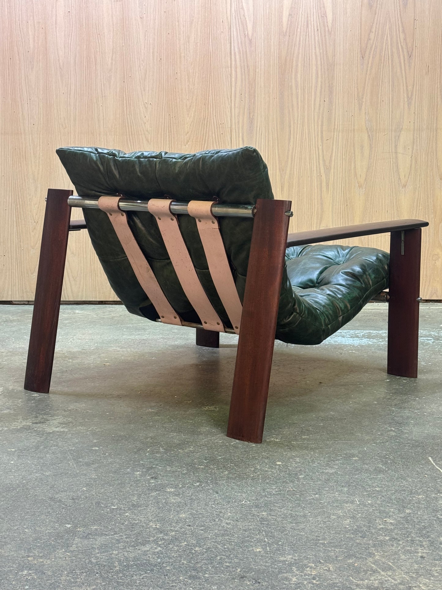 1970s MP-129 Lounge Chair by Percival Lafer in jatobá and dark green leather