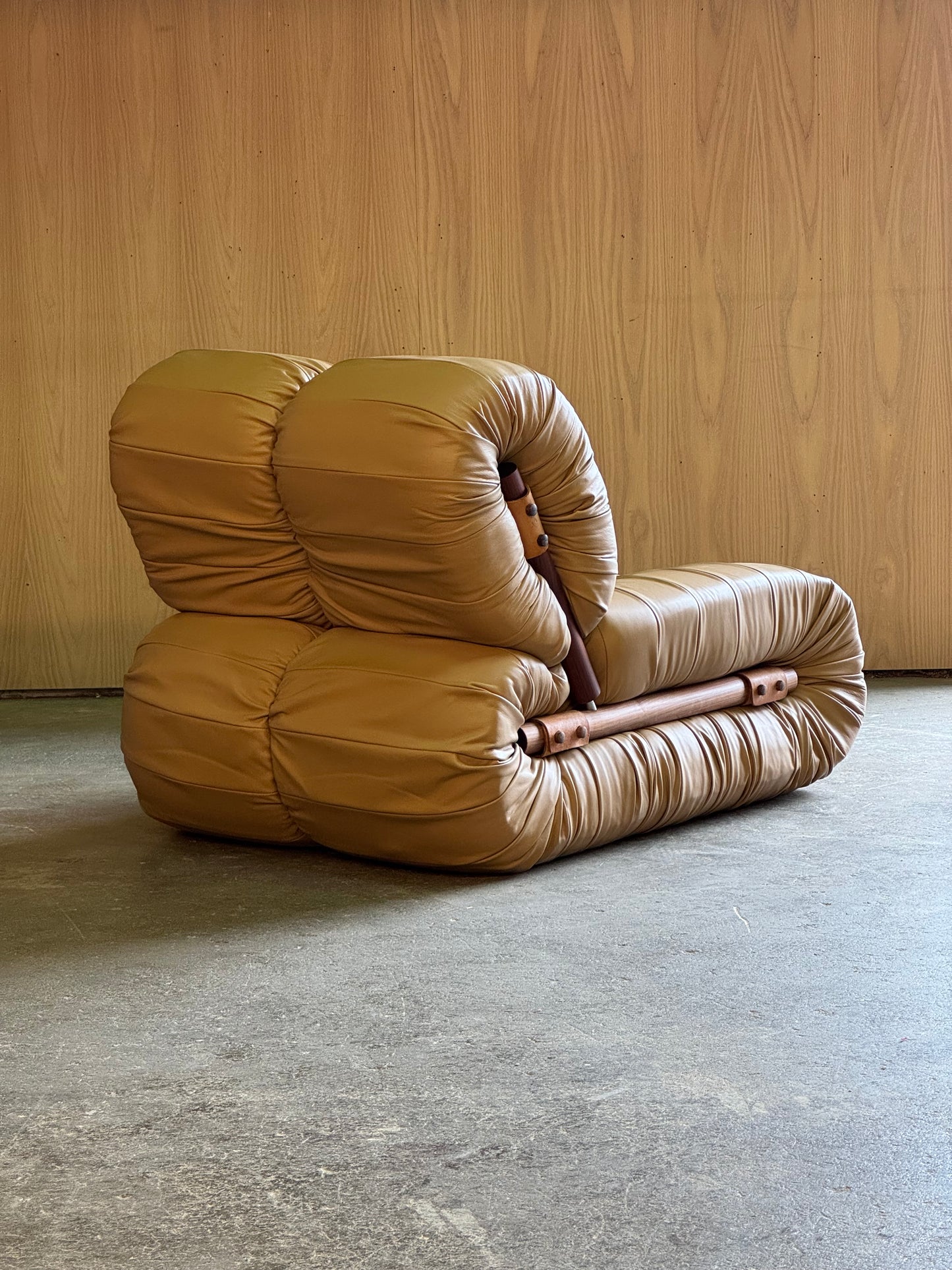 1970s MP 115 Lounge Chair by Percival Lafer for Lafer in tan leather