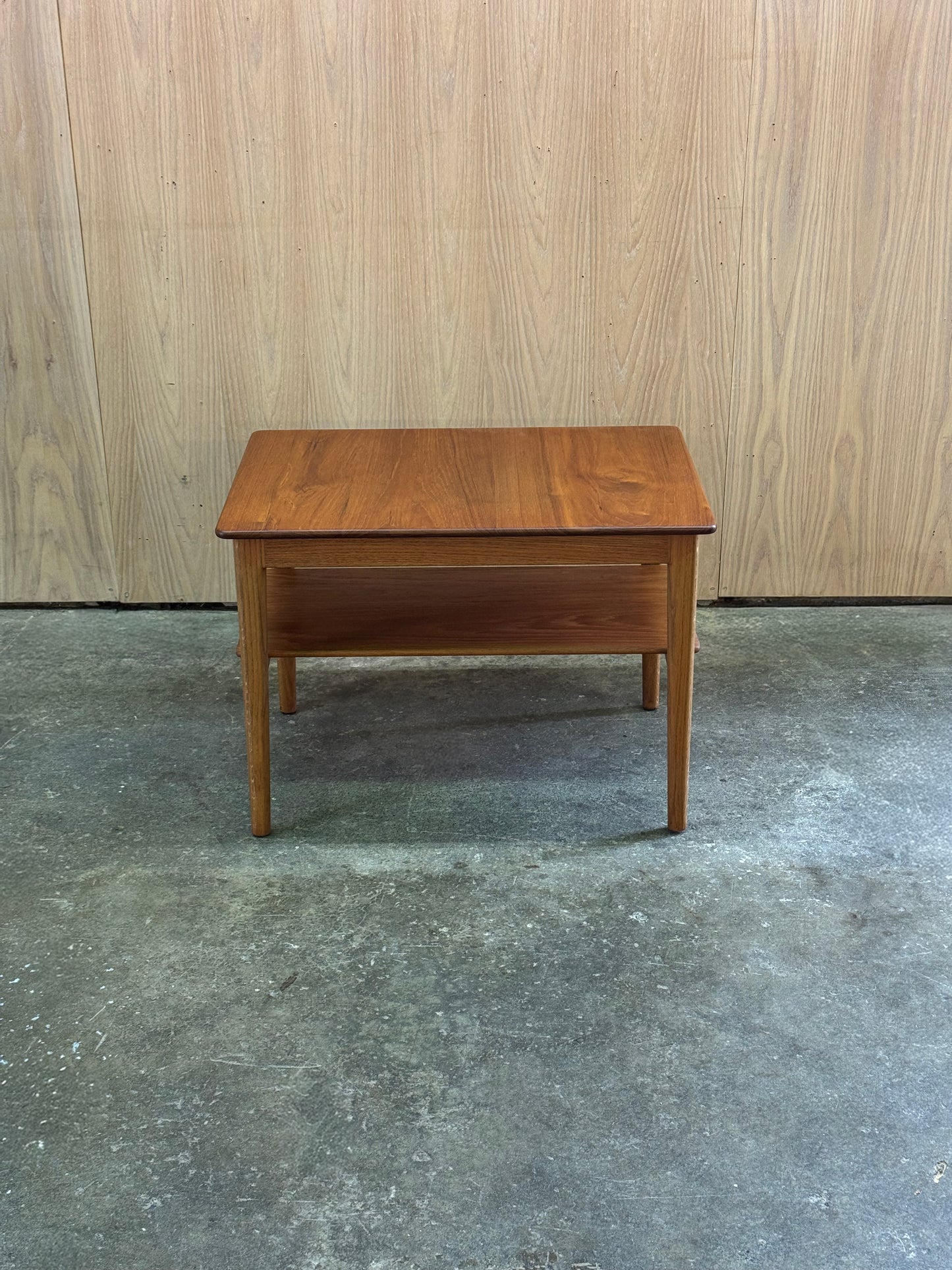 1960s JH566A Side Table by Hans J. Wegner for Johannes Hansen in teak and solid oak