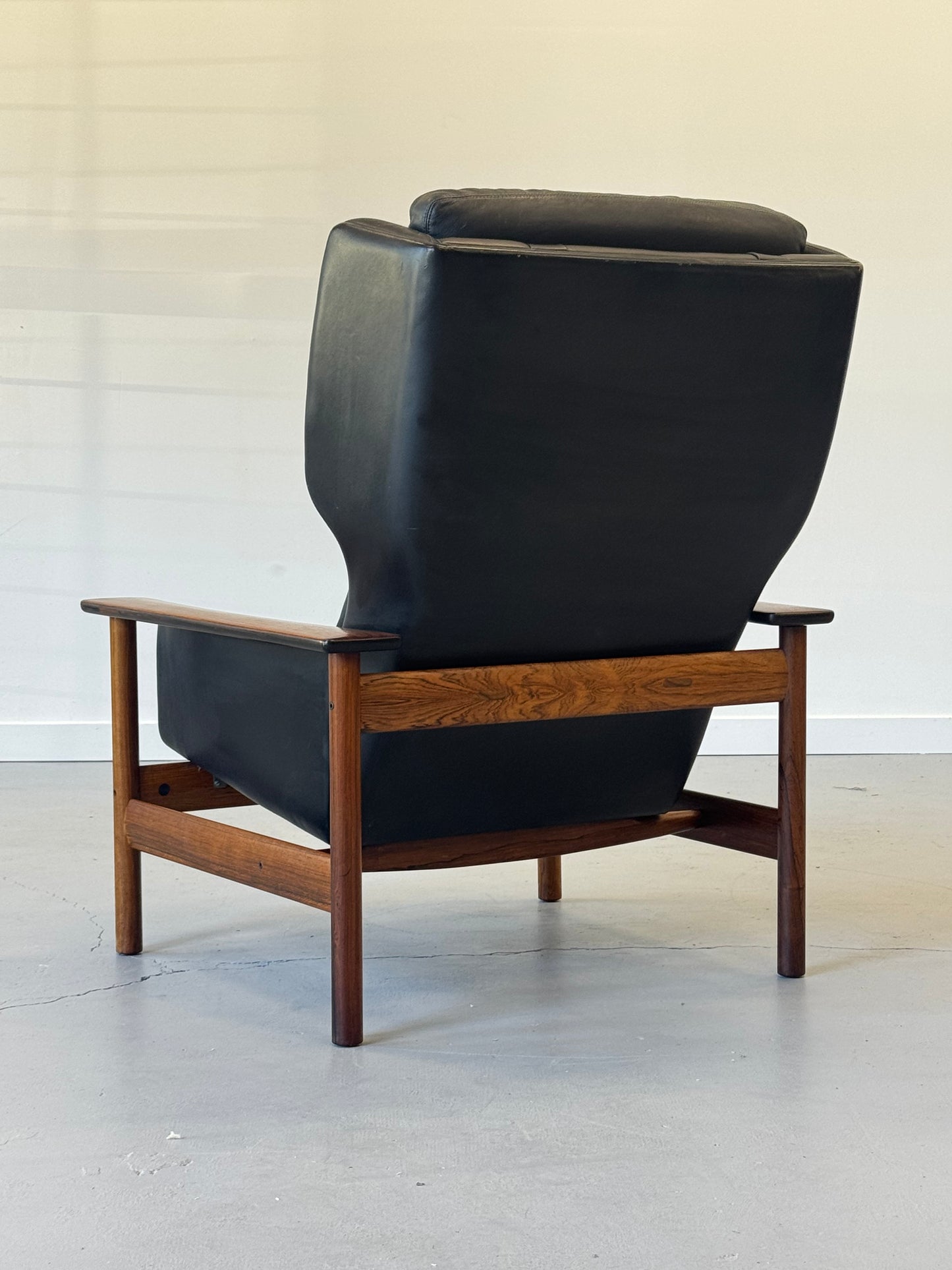 1960s Model 7001H Lounge Chair by Sven Ivar Dysthe for Dokka Møbler