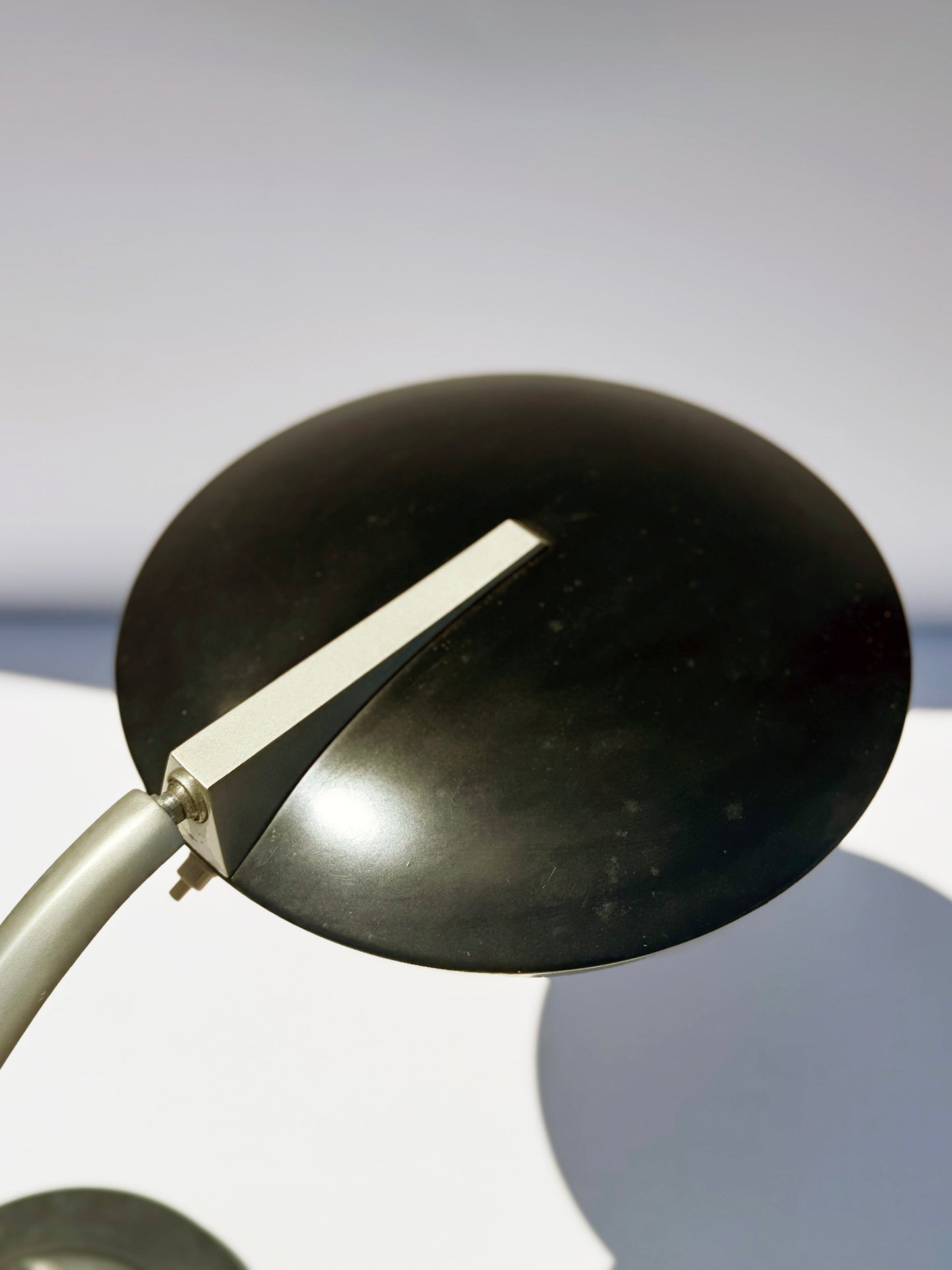 1970s Boomerang 2000 Table Lamp by Luis Pérez de la Oliva for Fase in black and aluminum