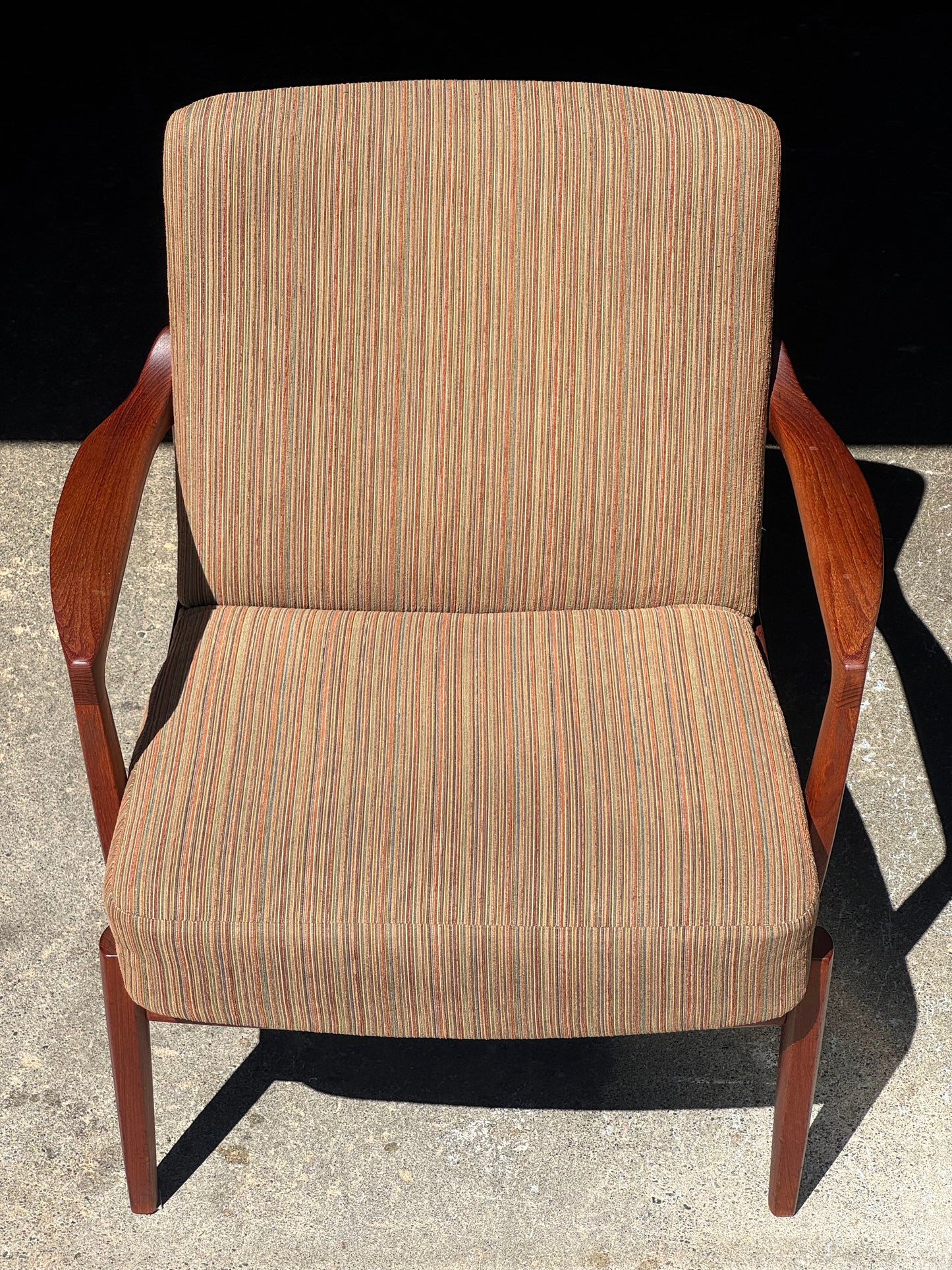 1950s FD125 Lounge Chair by Tove & Edvard Kindt-Larsen for France & Son in teak