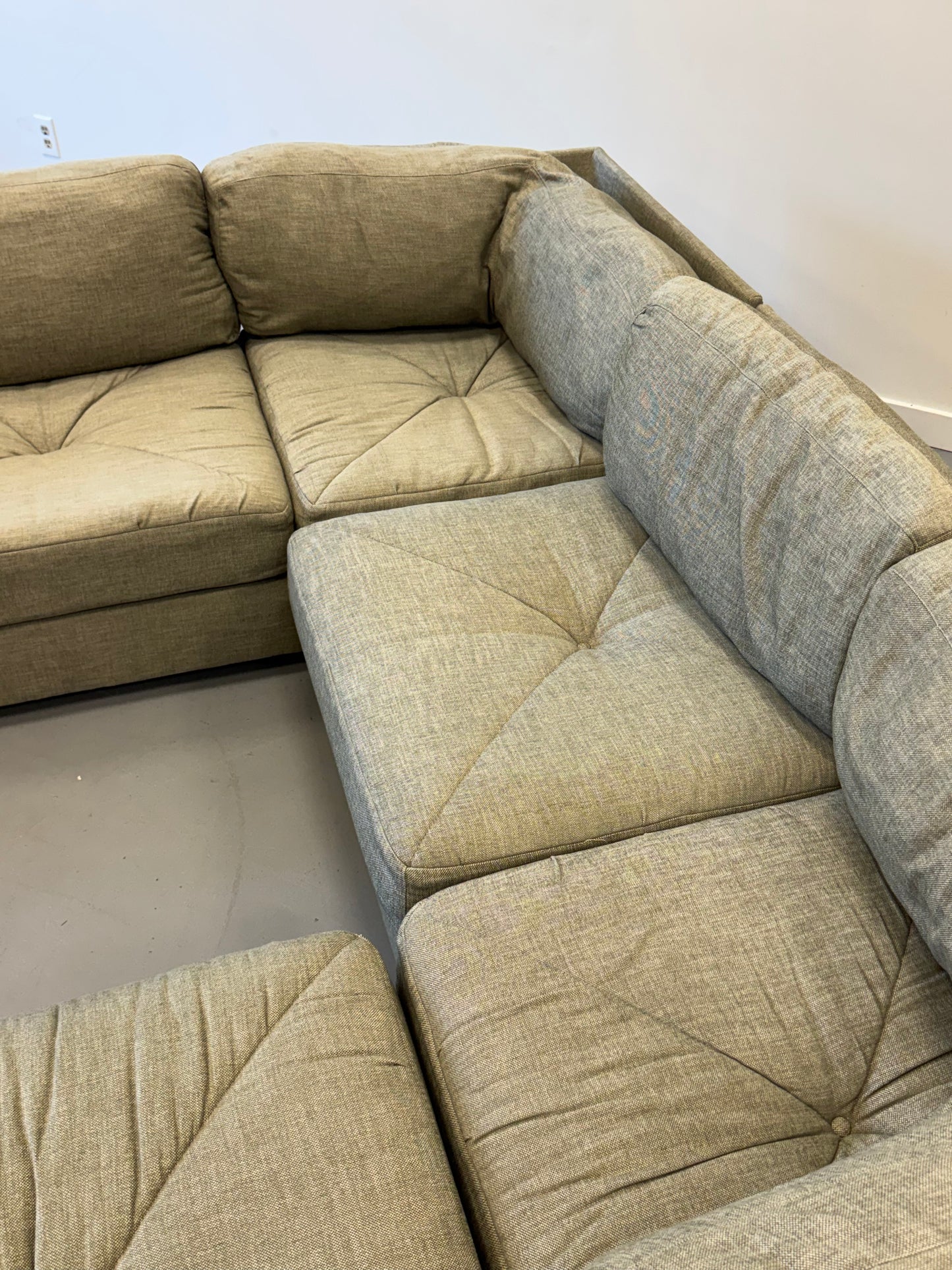 1970s Selig by Simmons Six-Piece Grey Modular Sectional Sofa.