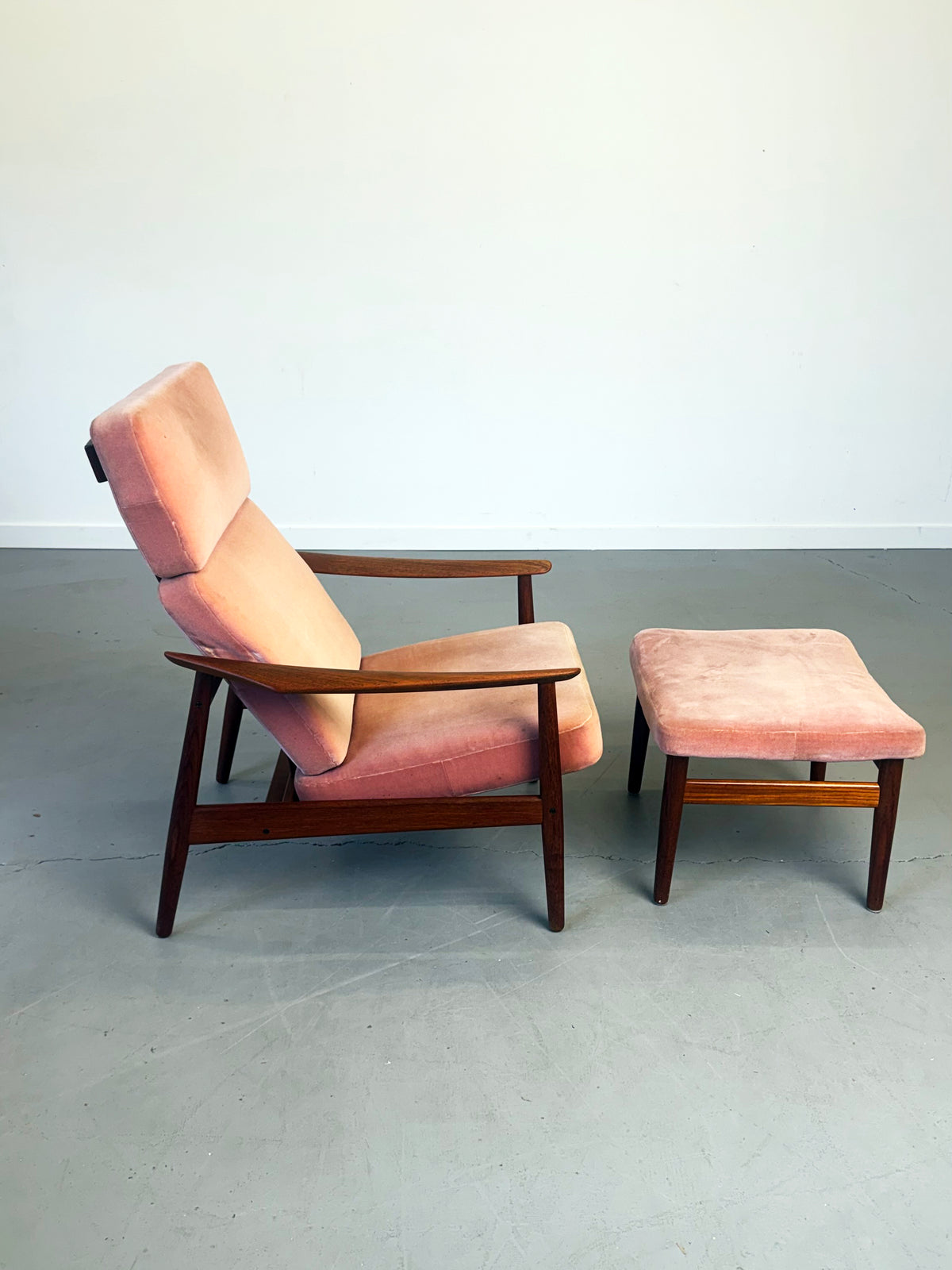 1960s Arne Vodder Model FD 164 Reclining Lounge Chair and Ottoman for France & Søn, Denmark.