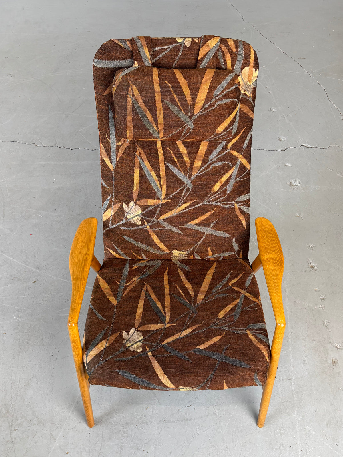 1950s Kontur Reclining Lounge Chair by Alf Svensson in Solid Beech, Sweden.