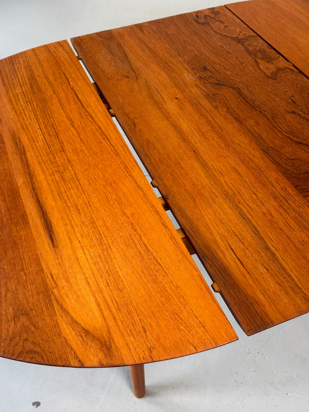 1950s Extendable Teak Dining Table Model 311 by Peter Hvidt & Orla Mølgaard-Nielsen for Søborg Møbler.