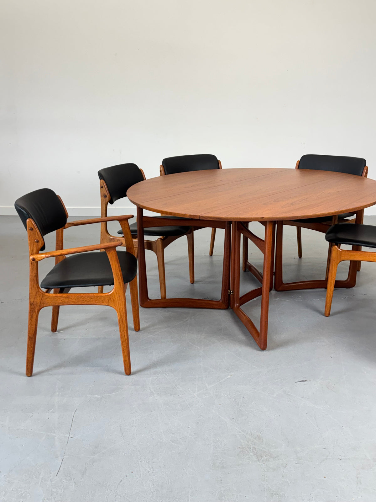 1960s Peter Hvidt Drop-Leaf Teak Dining Table for France & Son, Denmark.