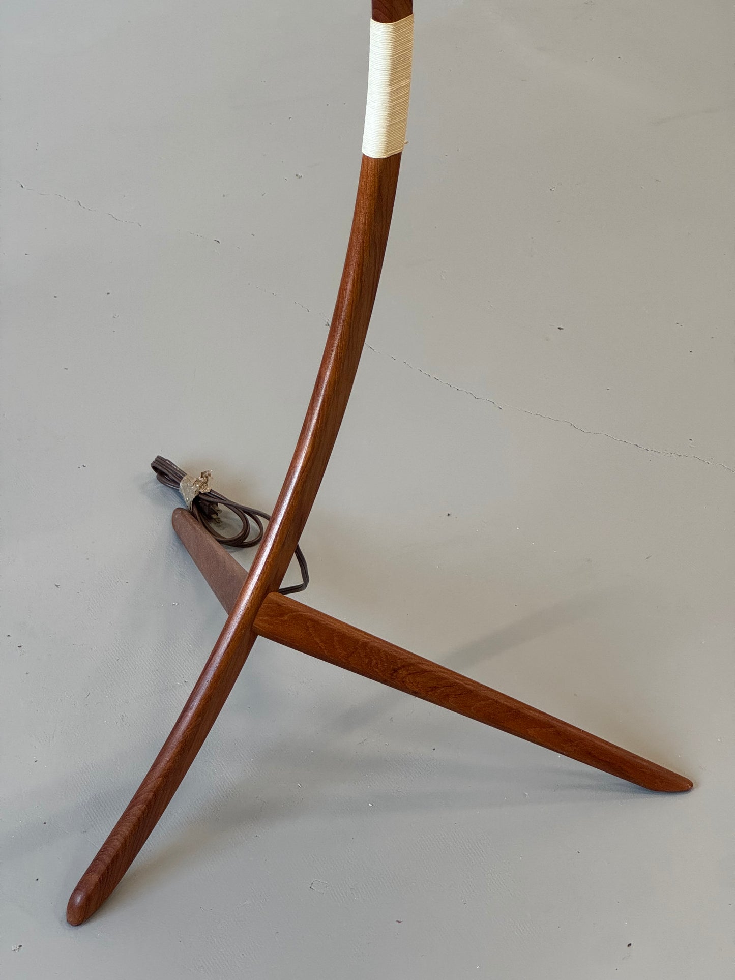 1960s Canadian Modern Bow Floor Lamp in Teak