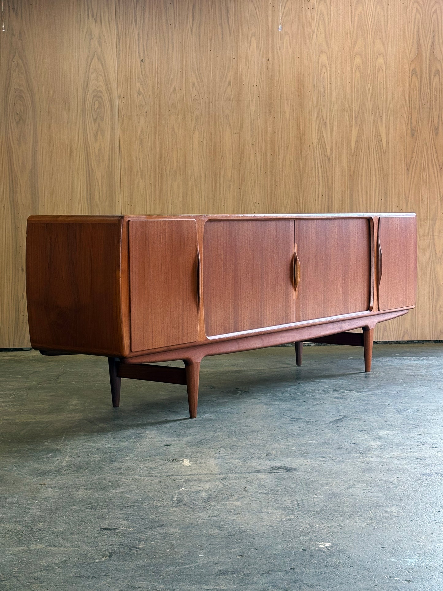 1960s Model 19 Credenza by Johannes Andersen for Uldum Møbelfabrik in teak