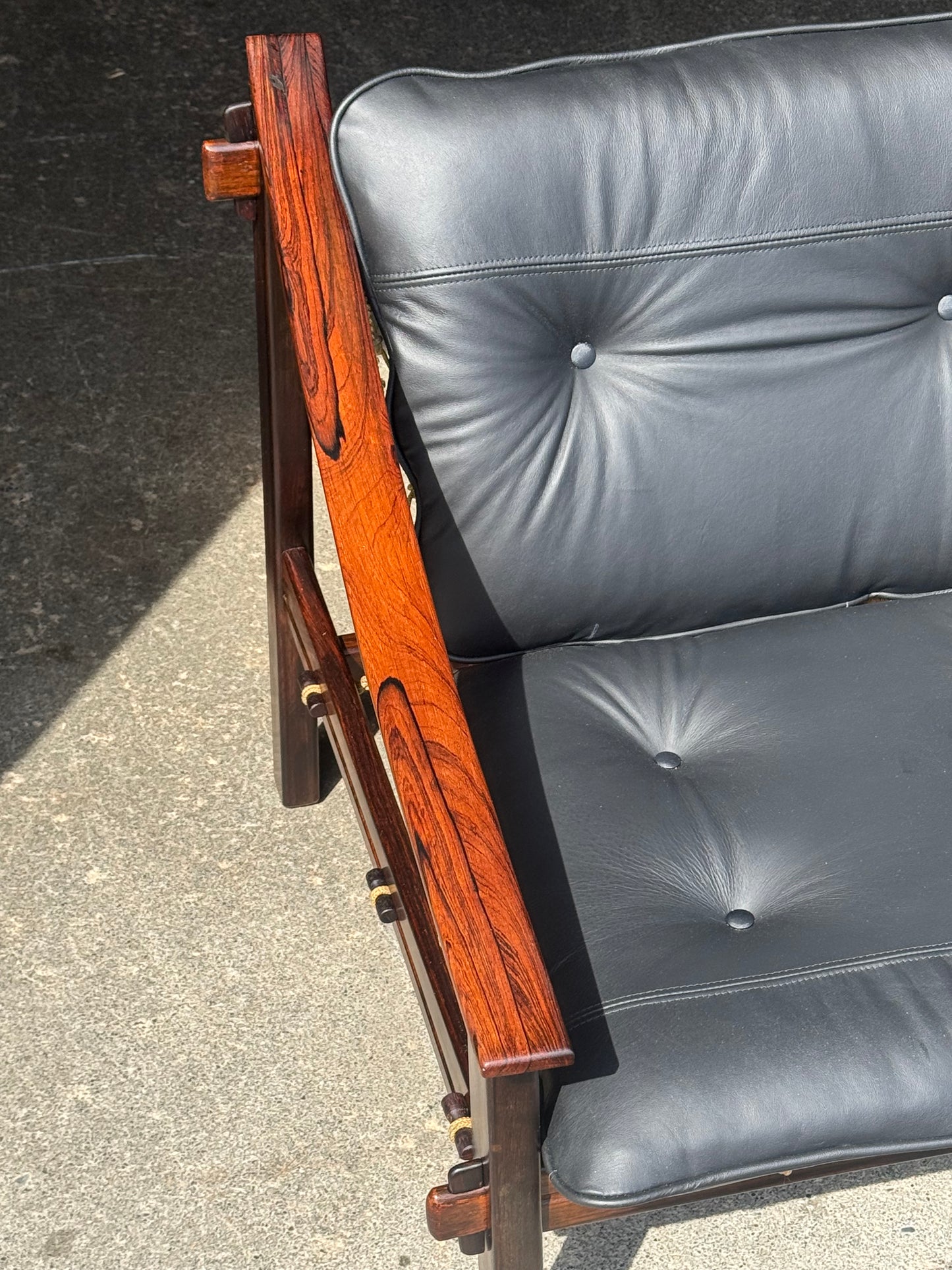 1960s Amazonas Lounge Chair by Jean Gillon for Wood Art in rosewood and black leather