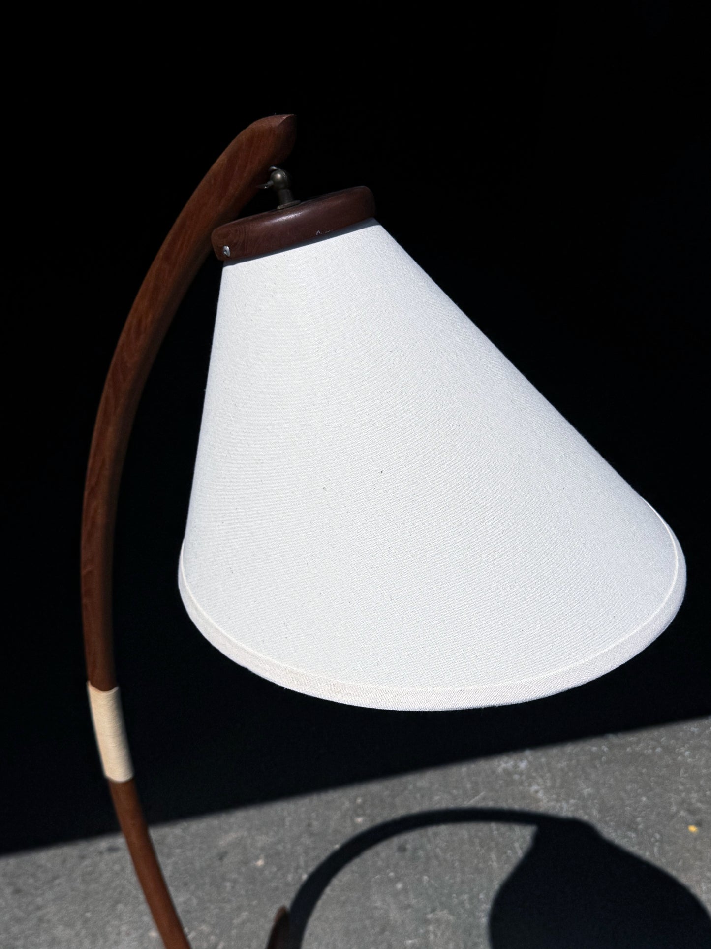 1960s Canadian Modern Bow Floor Lamp in teak