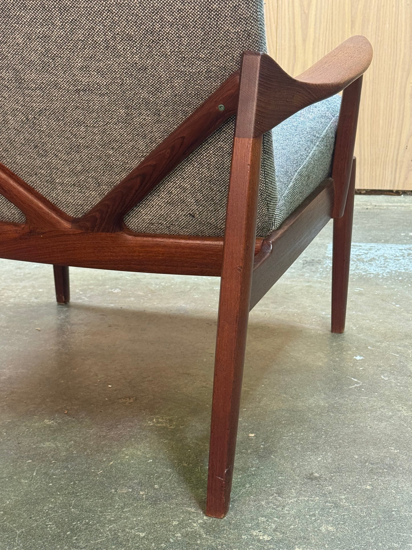 1950s FD125 Lounge Chair by Tove & Edvard Kindt-Larsen for France & Son in teak