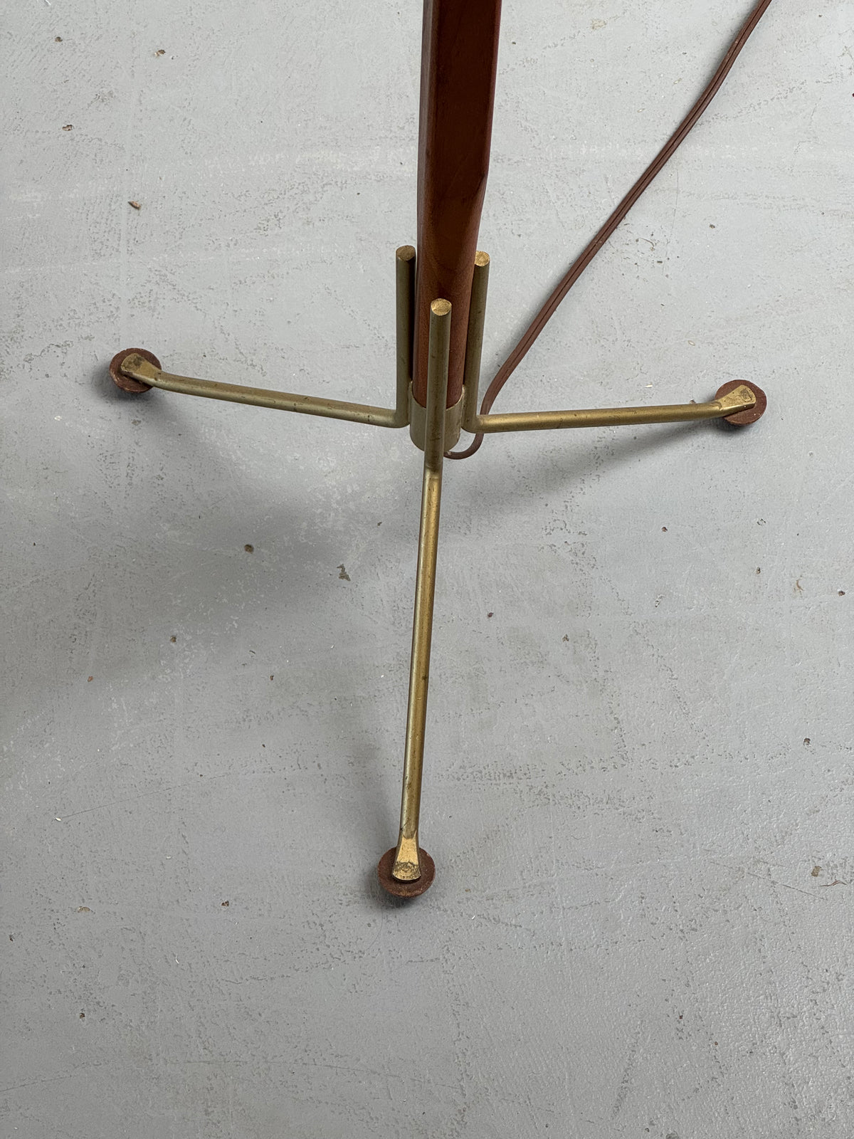 1950s American Modern Floor Lamp in Walnut, Brass and Acrylic.