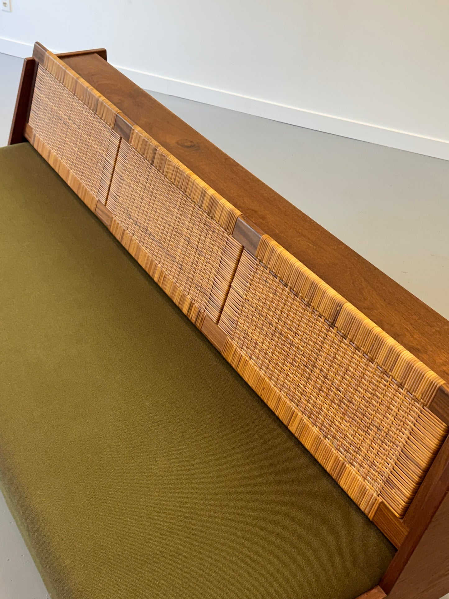 1950s Hans J. Wegner GE7 Daybed for Getama in Teak & Cane