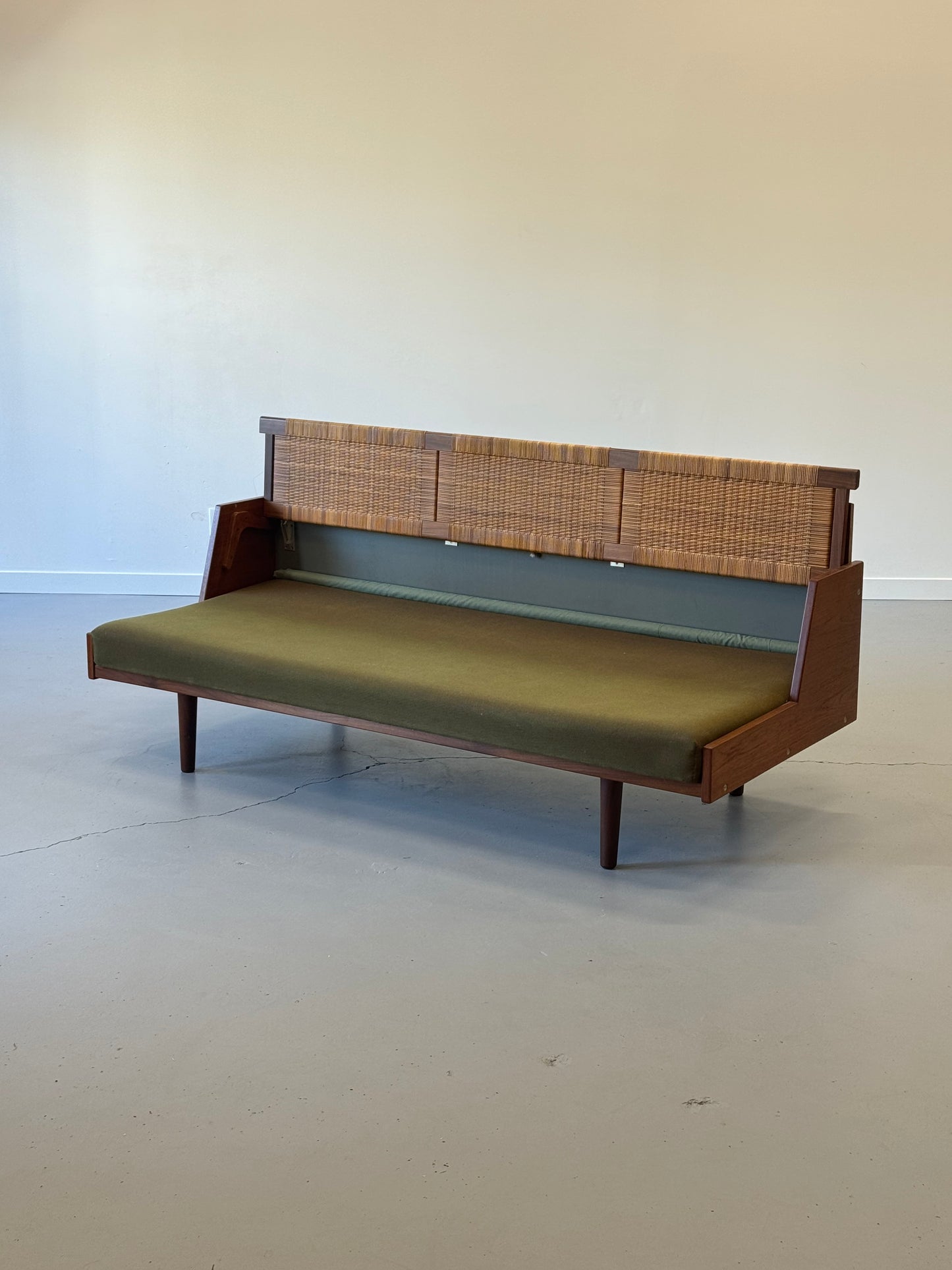 1950s Hans J. Wegner GE7 Daybed for Getama in Teak & Cane