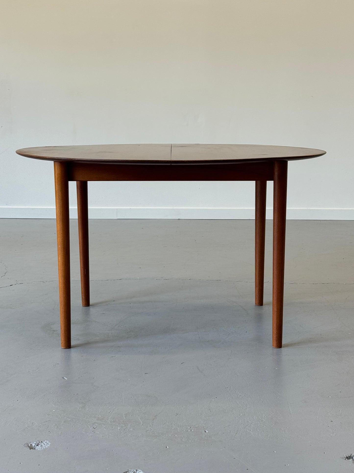 1950s Extendable Teak Dining Table Model 311 by Peter Hvidt & Orla Mølgaard-Nielsen for Søborg Møbler.