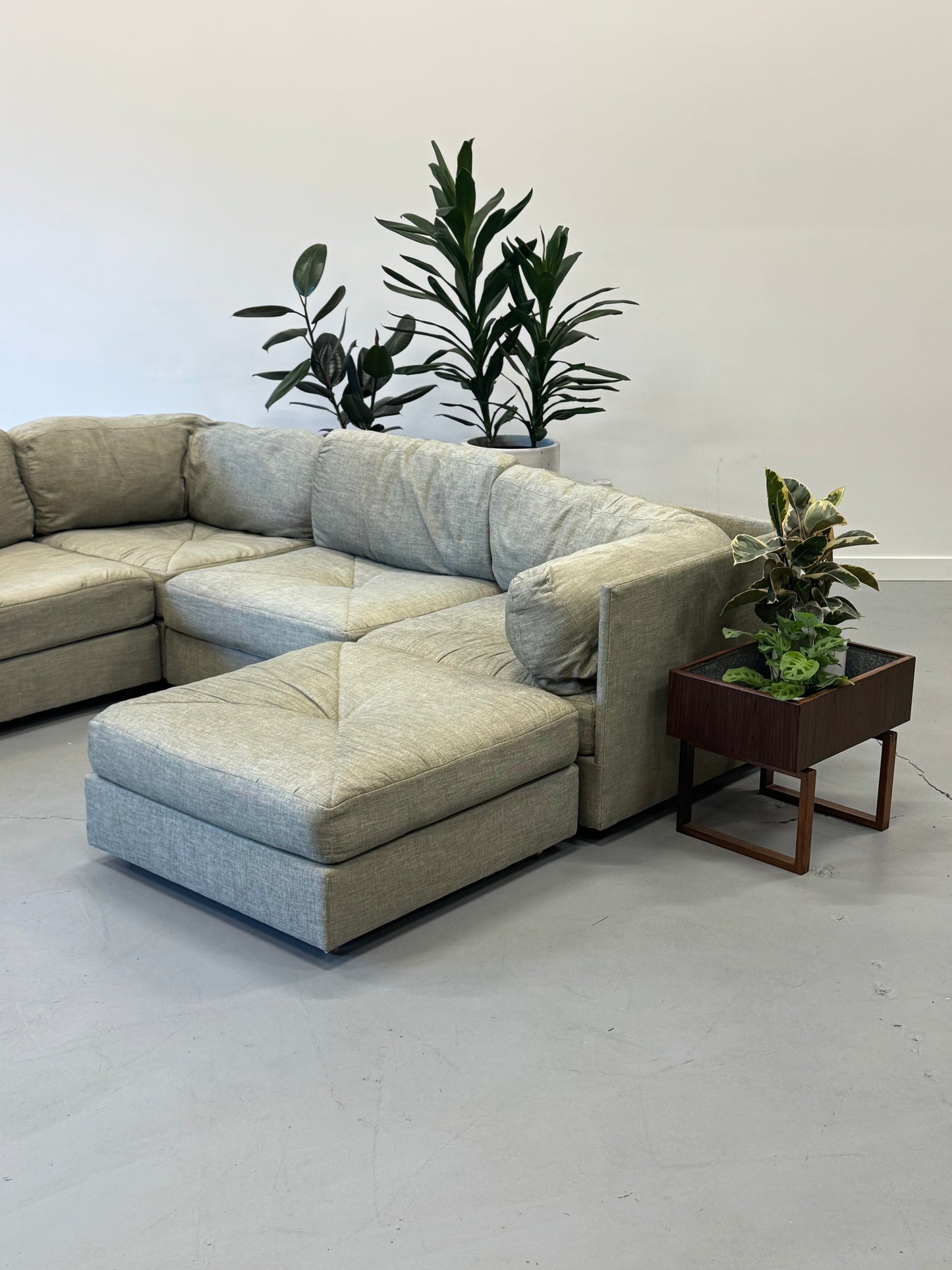 1970s Selig by Simmons Six-Piece Grey Modular Sectional Sofa.