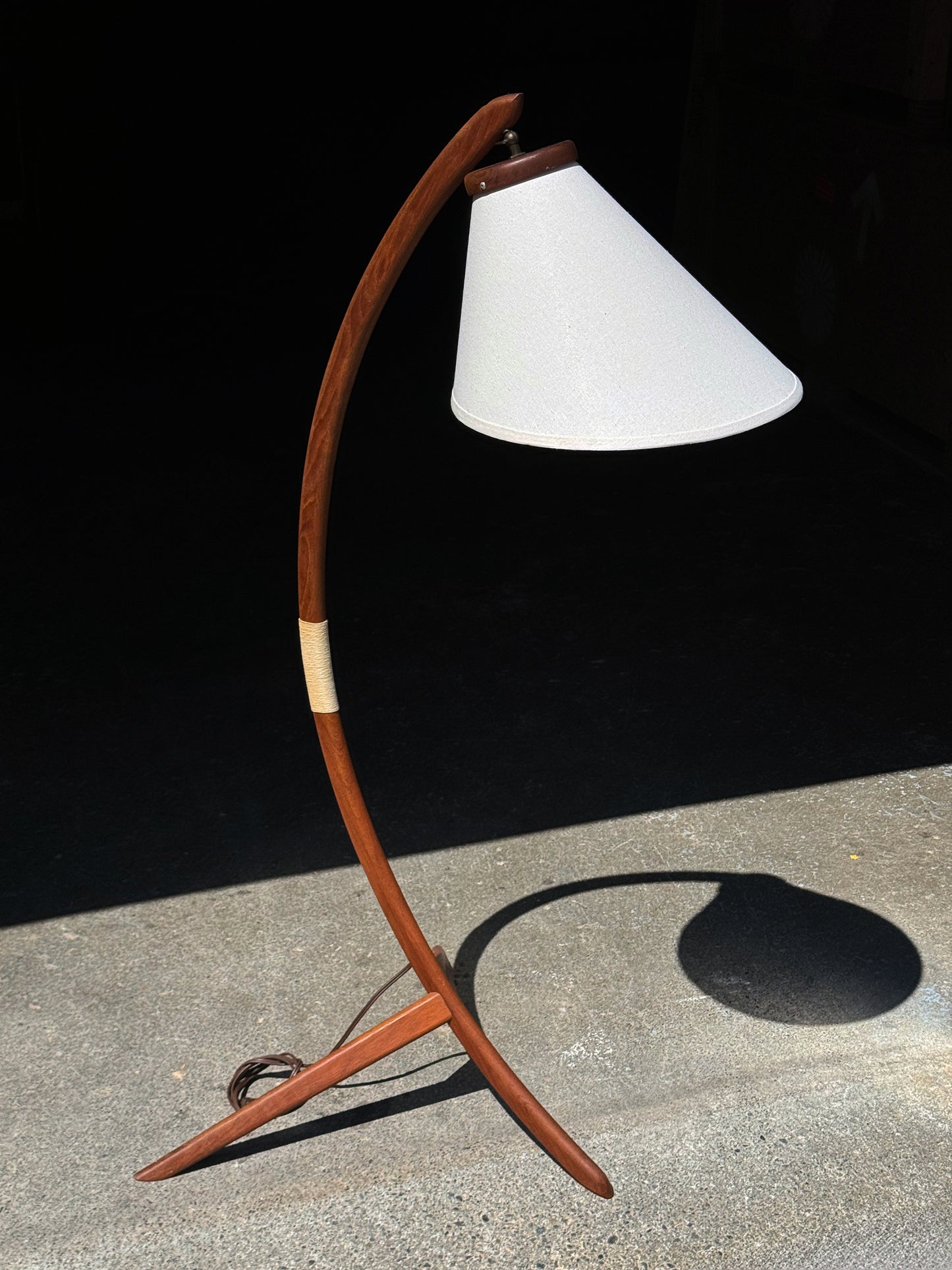 1960s Canadian Modern Bow Floor Lamp in teak
