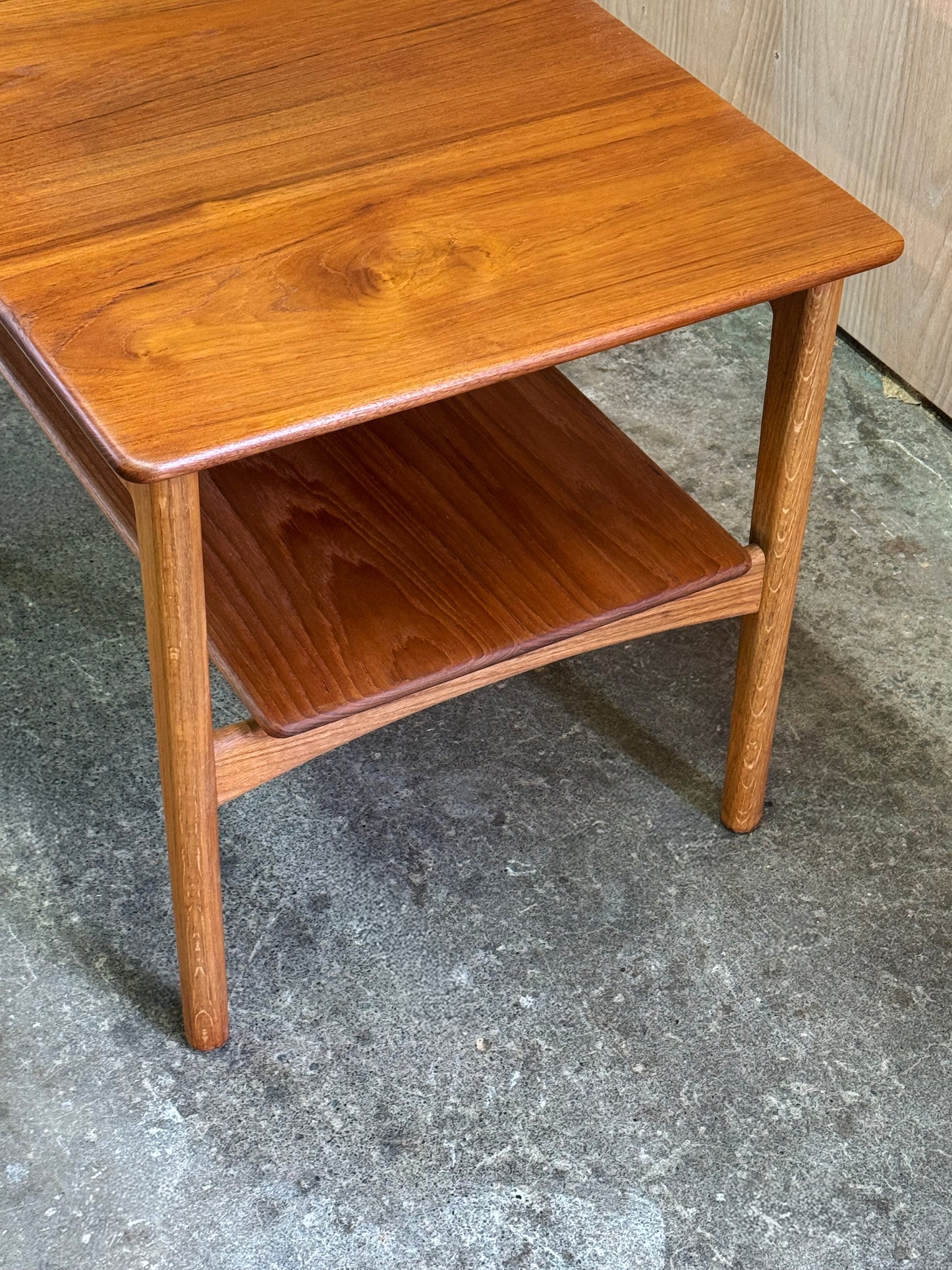 1960s JH566A Side Table by Hans J. Wegner for Johannes Hansen in teak and solid oak