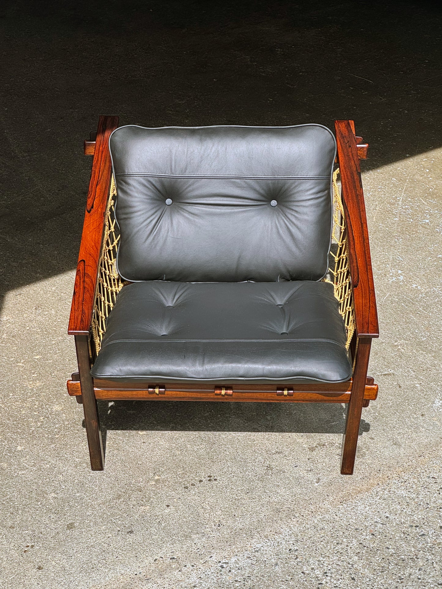 1960s Amazonas Lounge Chair by Jean Gillon for Wood Art in rosewood and black leather
