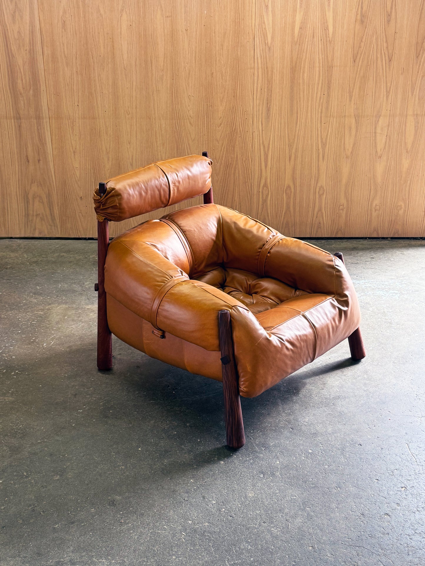 1970s Pair of MP-81 lounge chair and ottoman by Percival Lafer for Lafer MP in Brazilian jatoba.