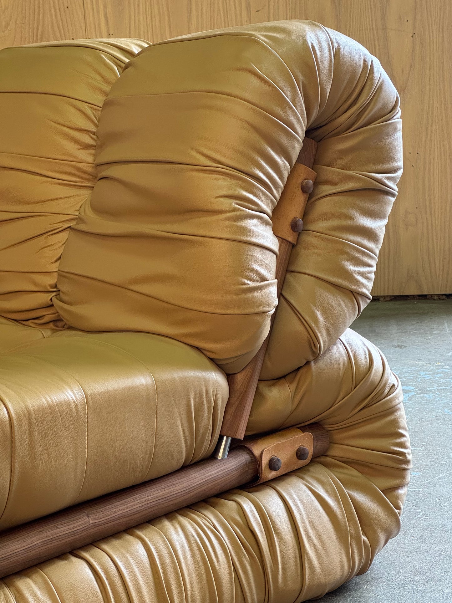 1970s MP 115 Lounge Chair by Percival Lafer for Lafer in tan leather
