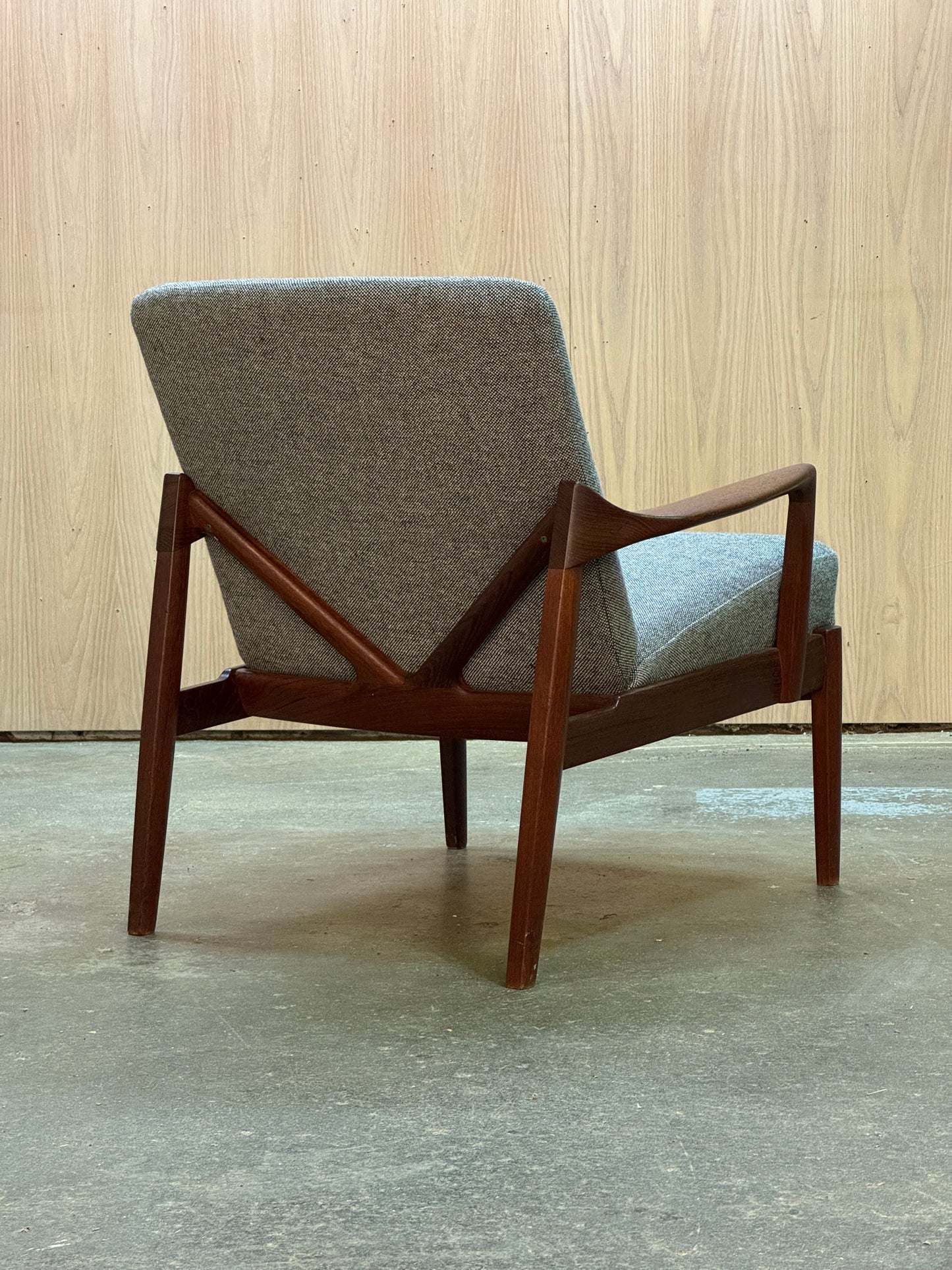 1950s FD125 Lounge Chair by Tove & Edvard Kindt-Larsen for France & Son in teak