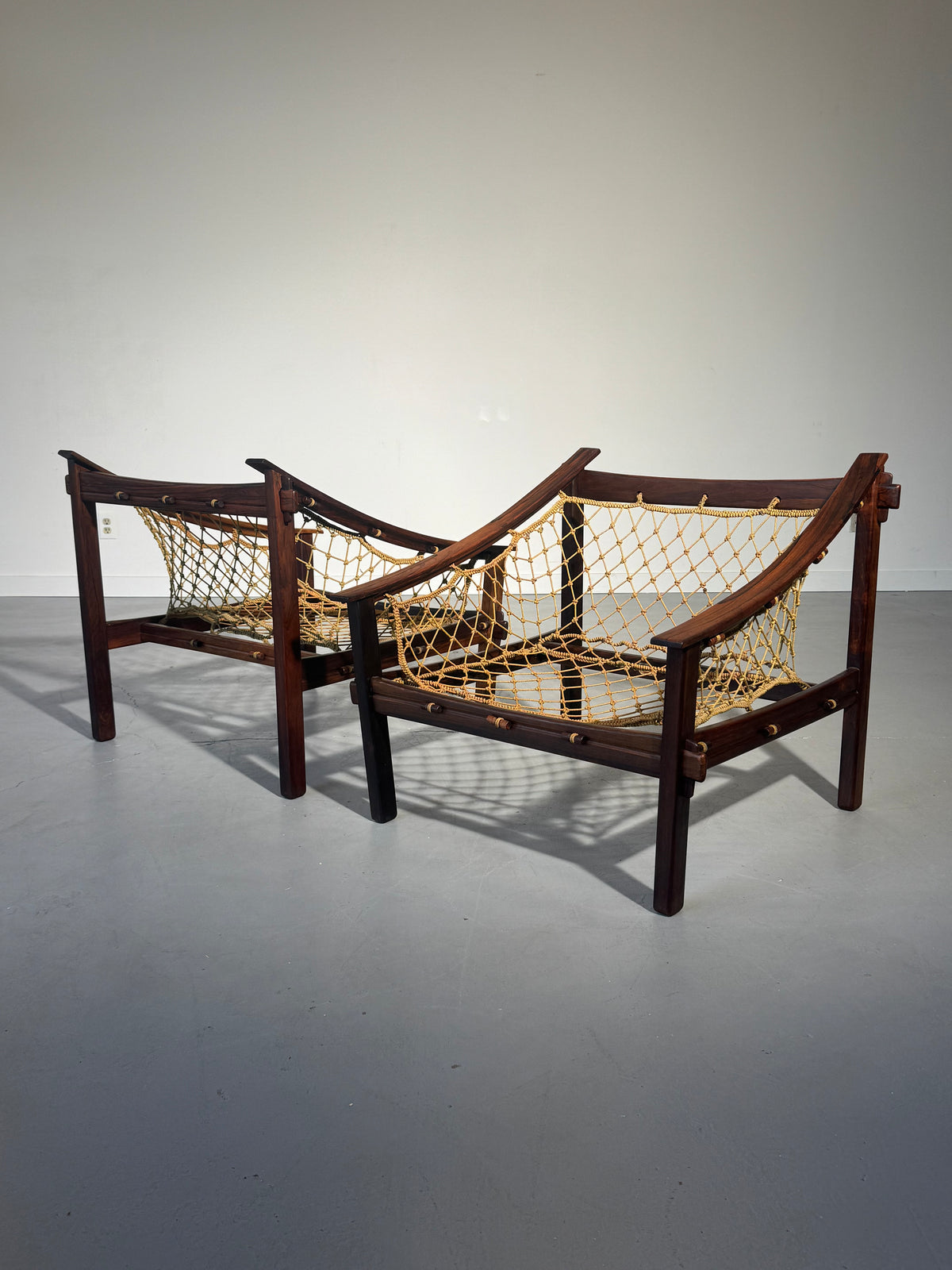 1960s Amazonas Lounge Chair by Jean Gillon for Wood Art in rosewood and black leather