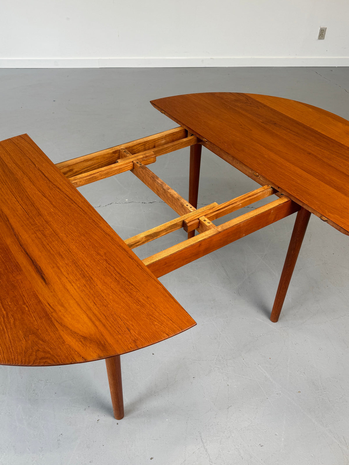 1950s Extendable Teak Dining Table Model 311 by Peter Hvidt & Orla Mølgaard-Nielsen for Søborg Møbler.