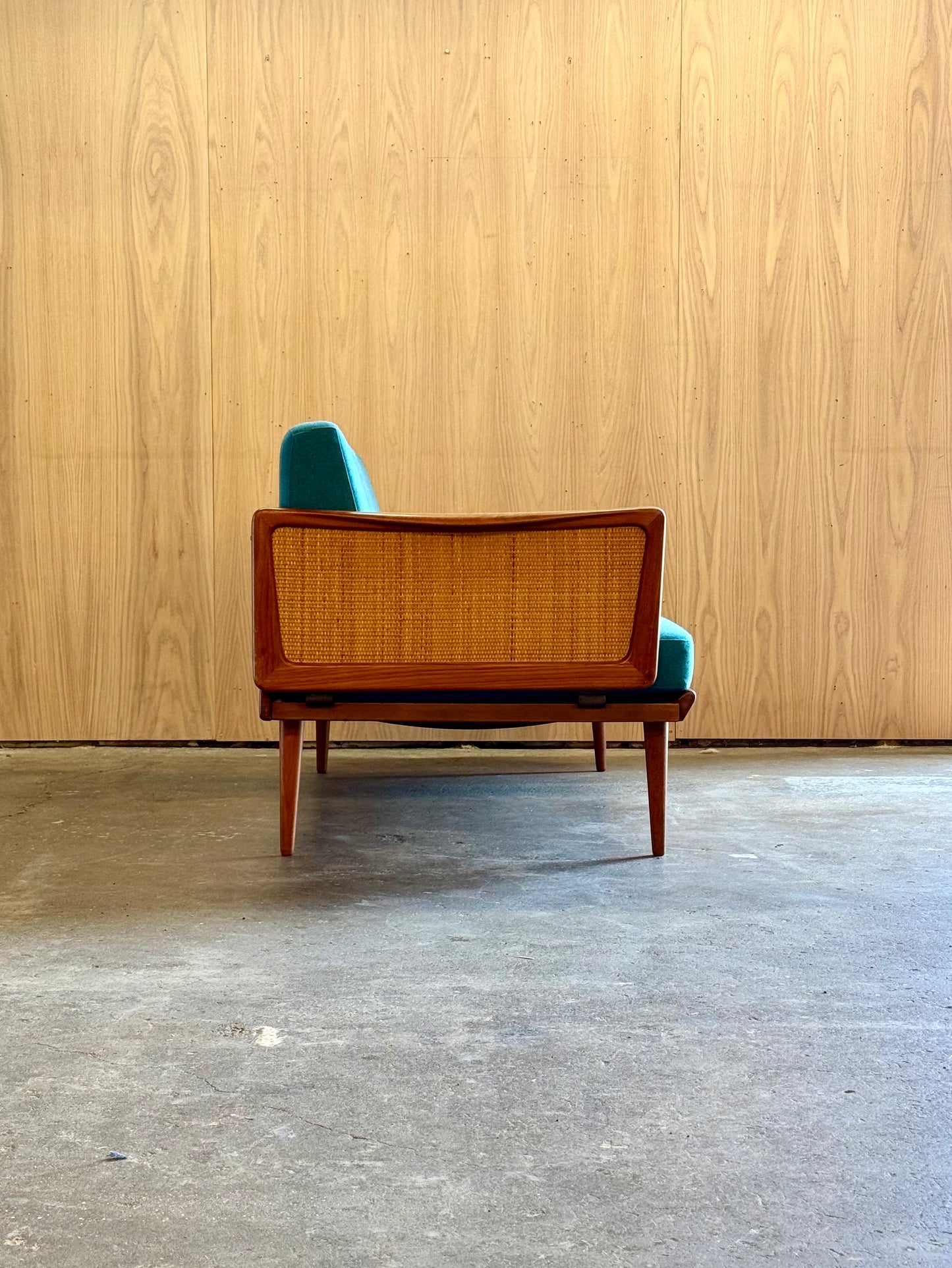 1960s FD451 Daybed by Peter Hvidt for France and Son in teak and rattan