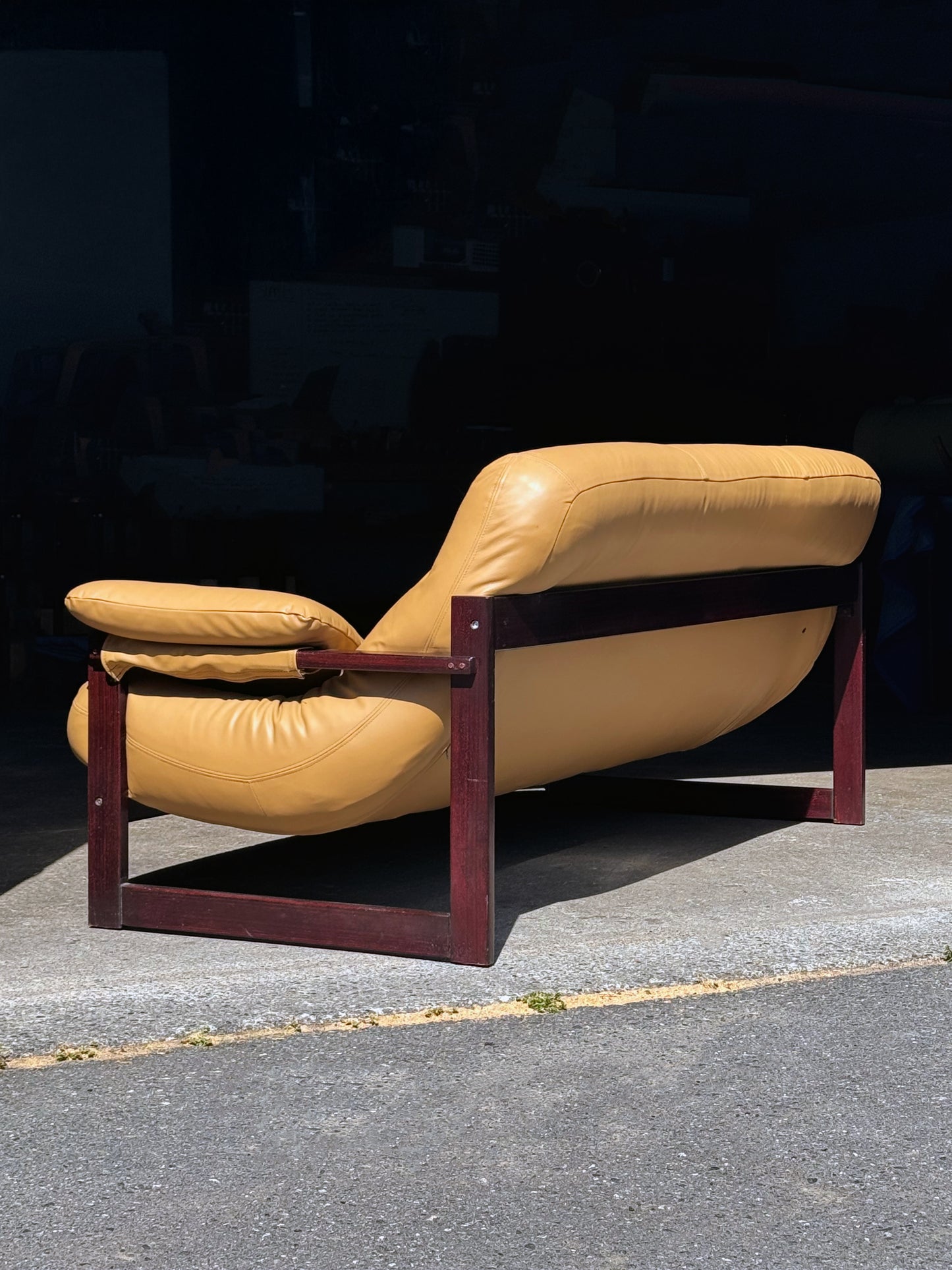 1970s MP-91 / MP-163 Earth Sofa by Percival Lafer in leather and rosewood