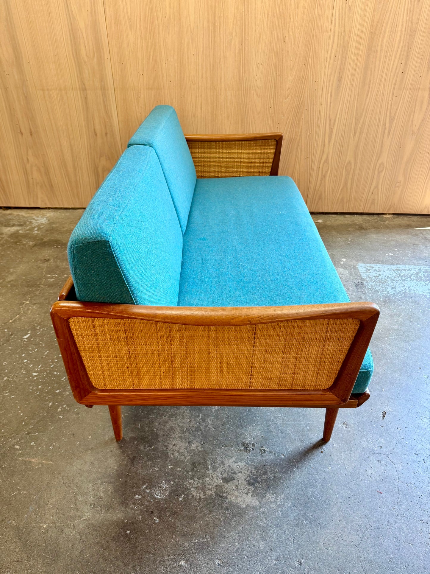 1960s FD451 Daybed by Peter Hvidt for France and Son in teak and rattan