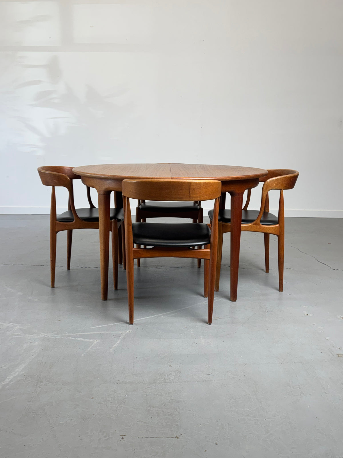 1960s Extendable Teak Dining Table by  Johannes Andersen for Uldum Møbelfabrik, Denmark.