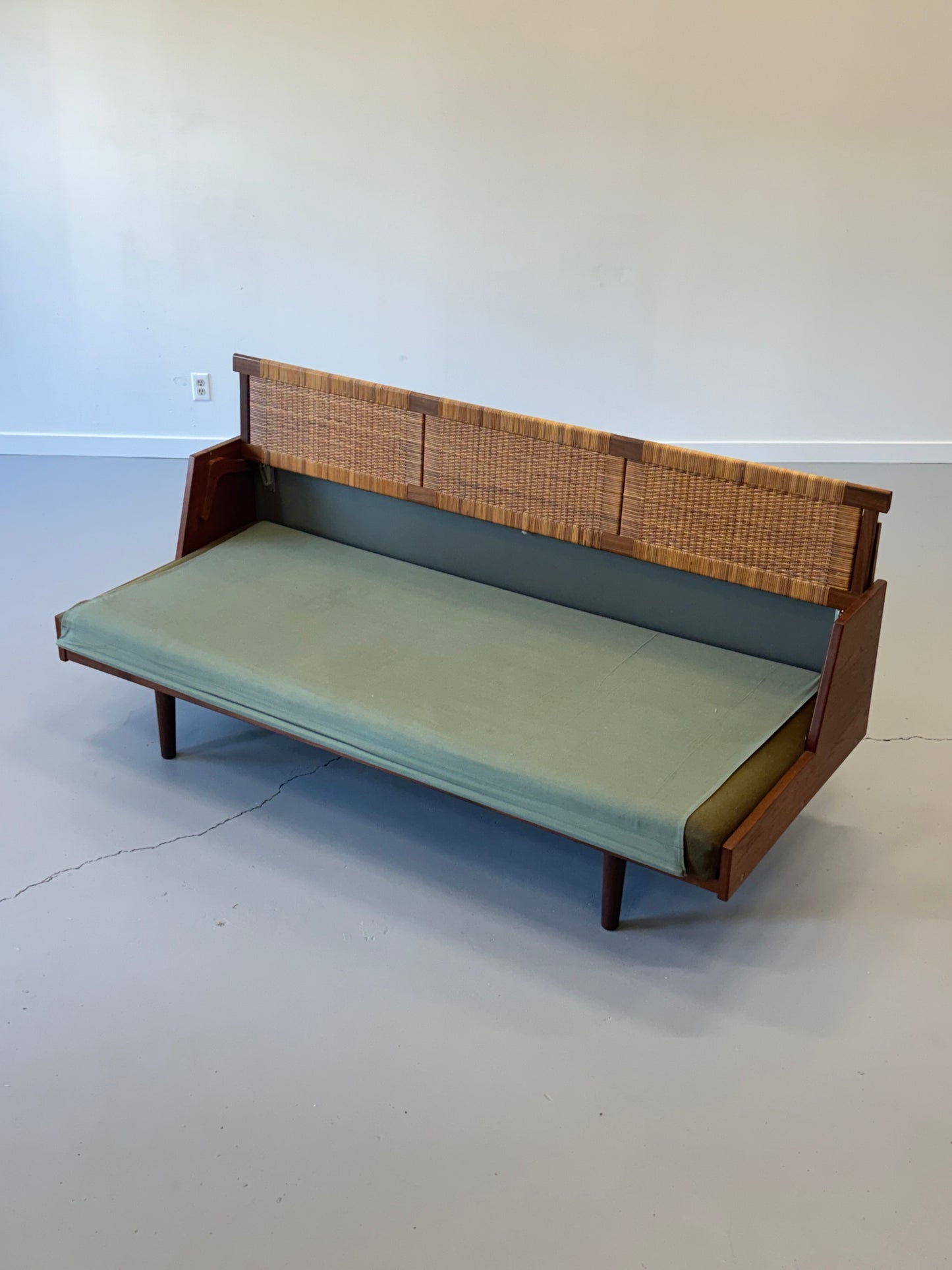1950s Hans J. Wegner GE7 Daybed for Getama in Teak & Cane