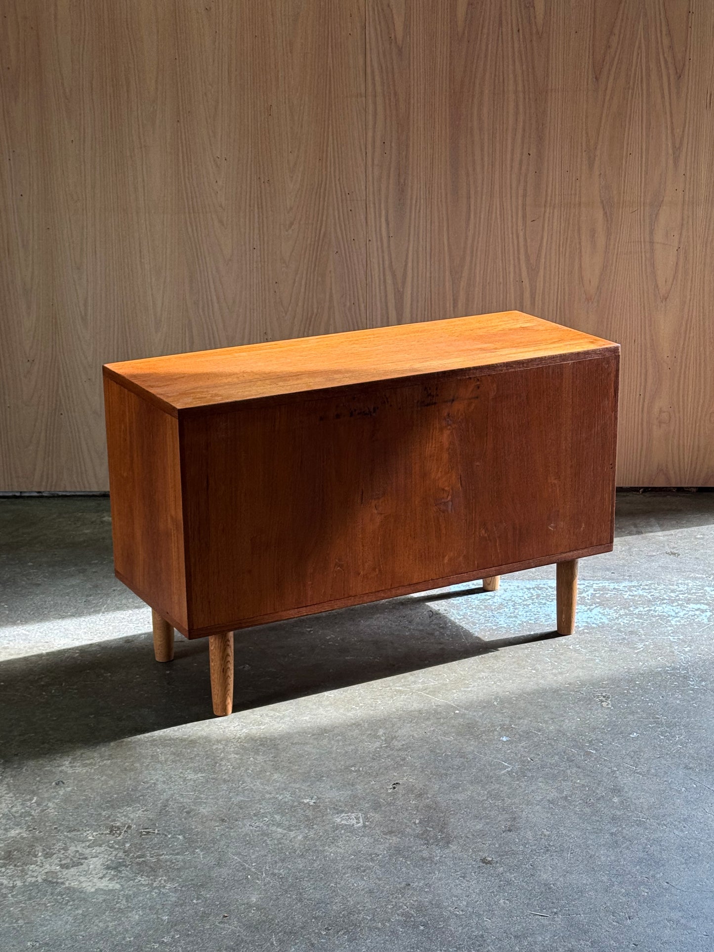 1960s Danish small-scale credenza in teak and oak legs