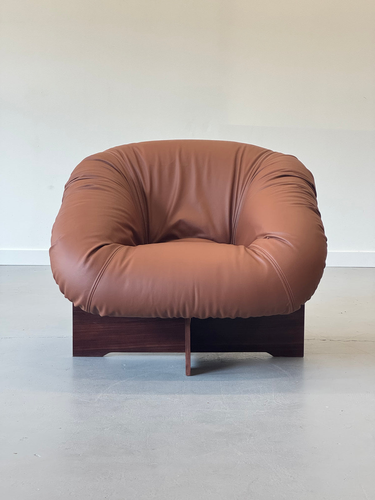 1970s Pair of MP-61 Lounge Chairs by Percival Lafer in Brown Leather, Brazil.