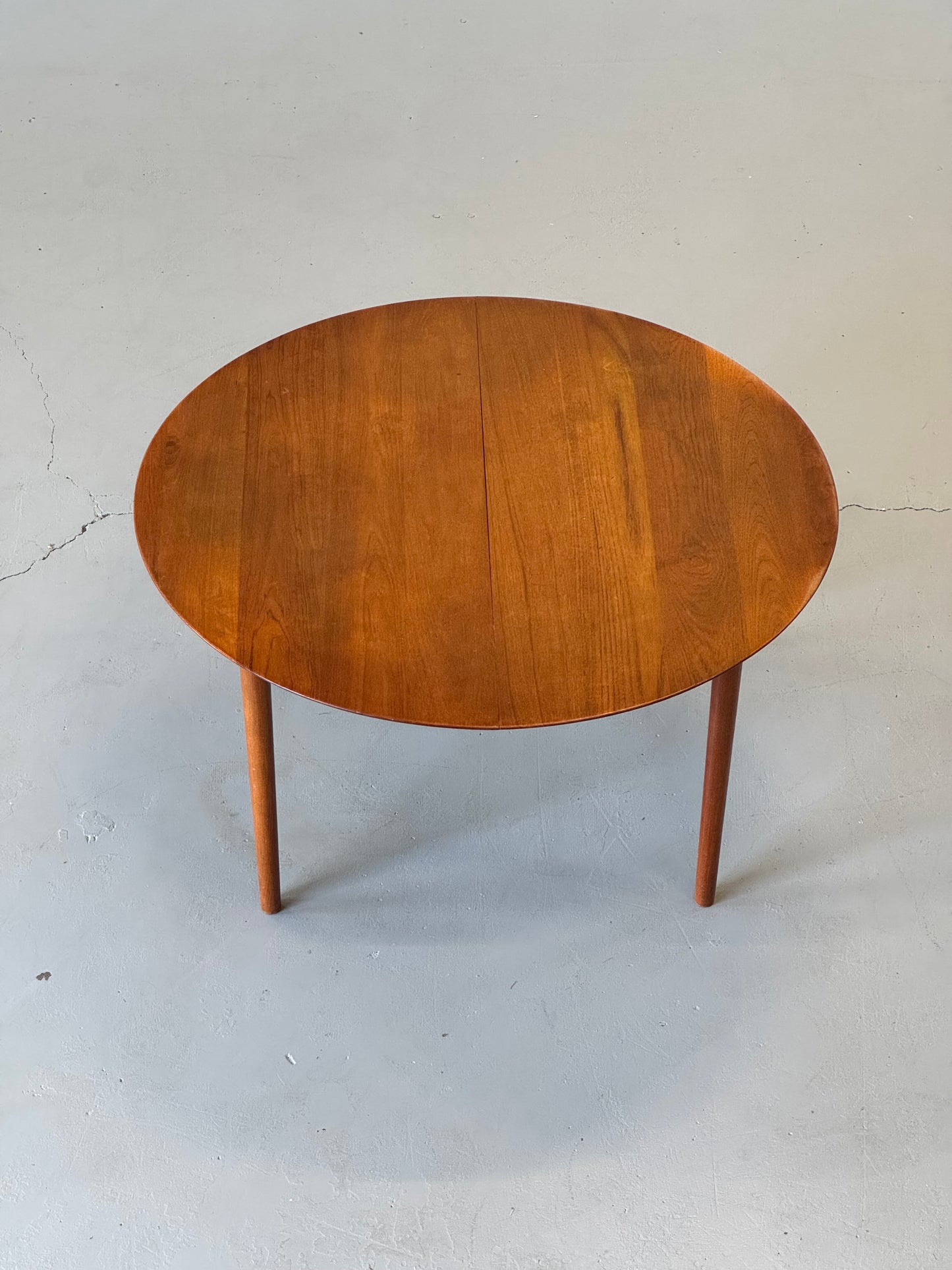 1950s Extendable Teak Dining Table Model 311 by Peter Hvidt & Orla Mølgaard-Nielsen for Søborg Møbler.