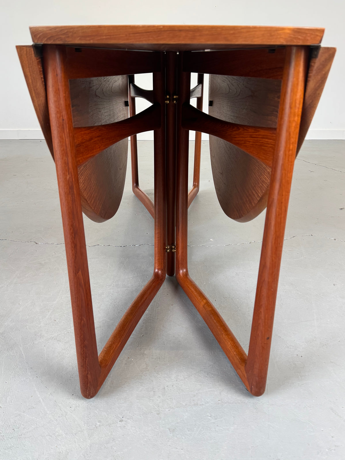 1960s Peter Hvidt Drop-Leaf Teak Dining Table for France & Son, Denmark.