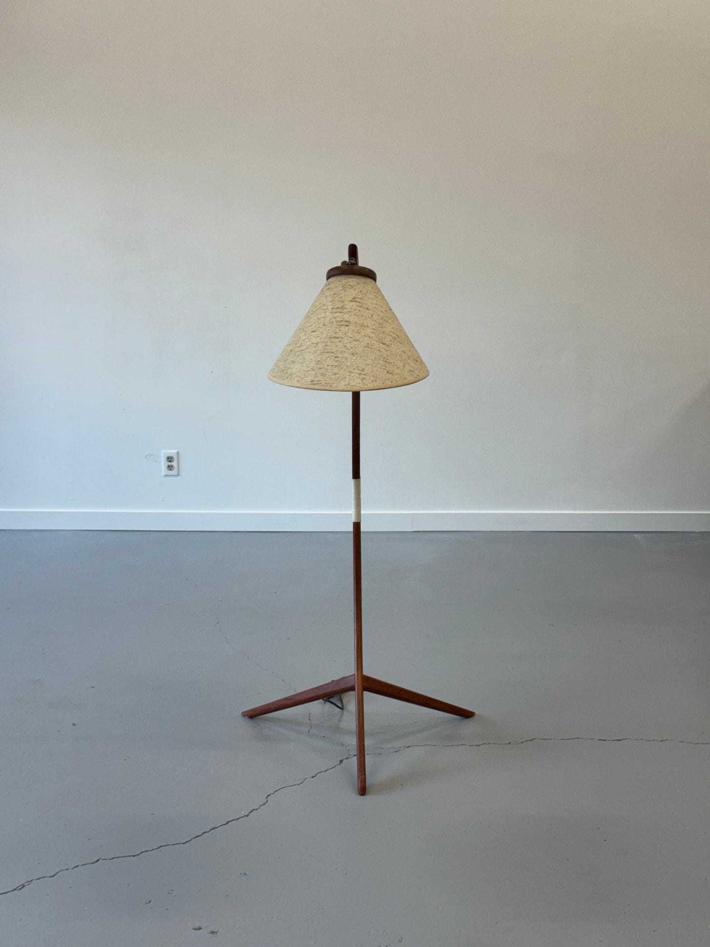 1960s Canadian Modern Bow Floor Lamp in Teak
