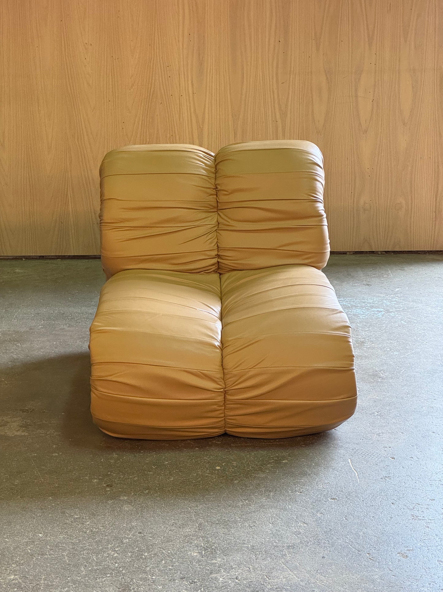 1970s MP 115 Lounge Chair by Percival Lafer for Lafer in tan leather