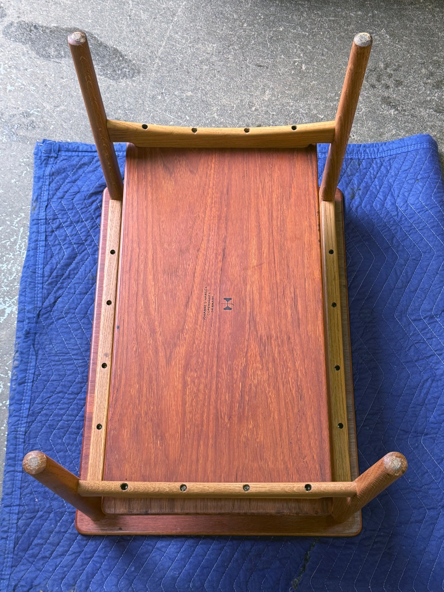 1960s JH566A Side Table by Hans J. Wegner for Johannes Hansen in teak and solid oak