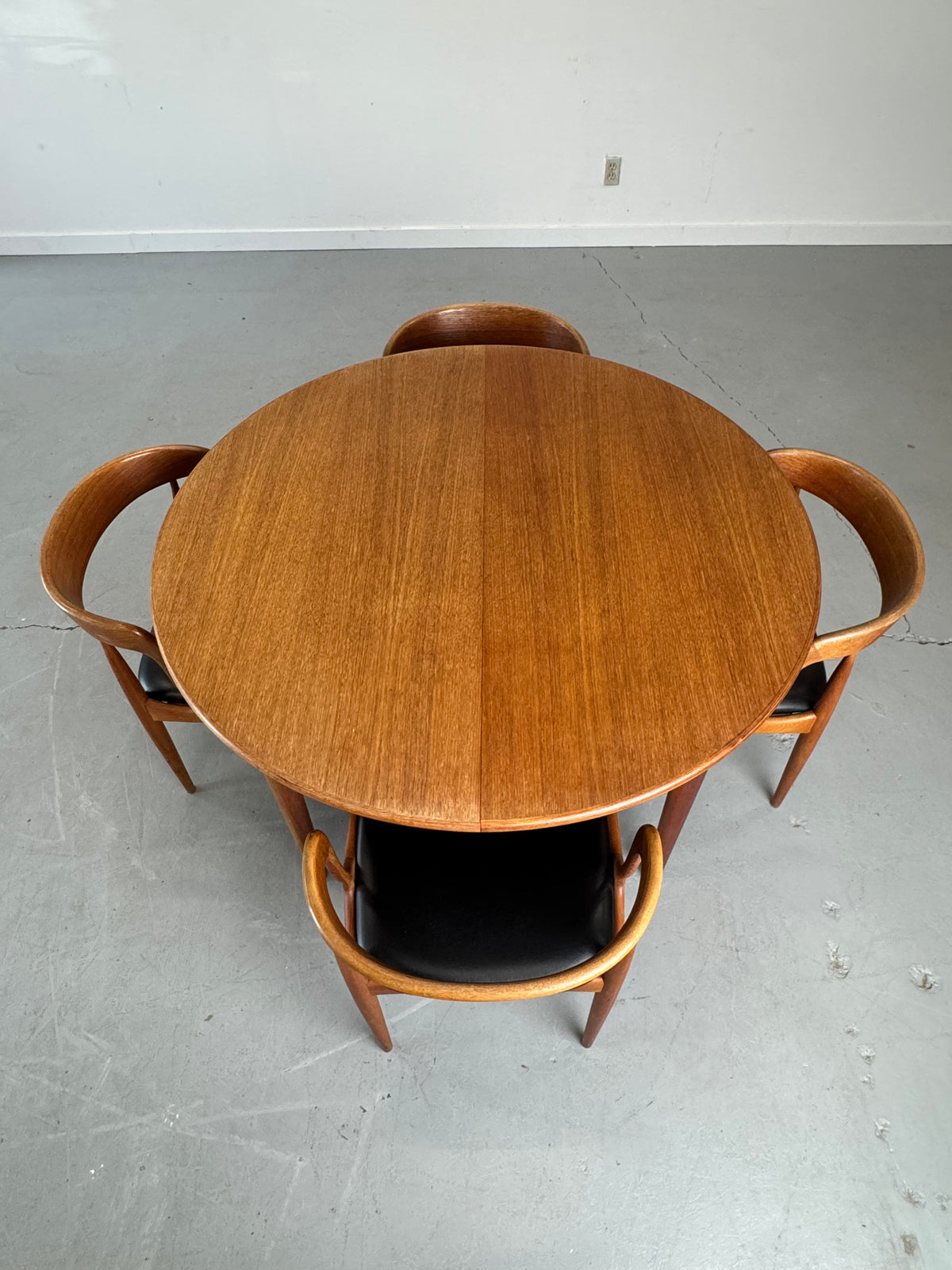 1960s Extendable Teak Dining Table by  Johannes Andersen for Uldum Møbelfabrik, Denmark.