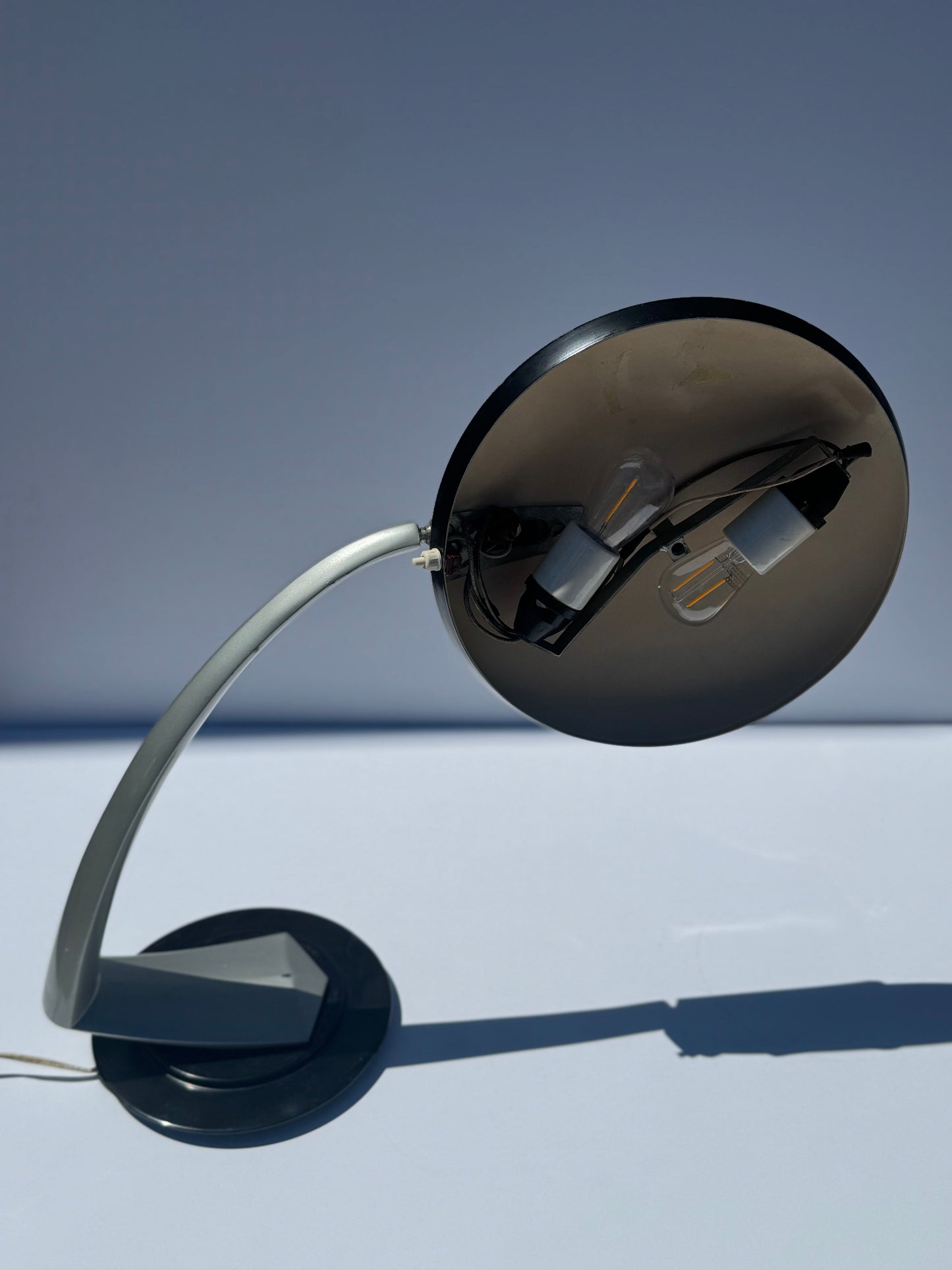 1970s Boomerang 2000 Table Lamp by Luis Pérez de la Oliva for Fase in black and aluminum