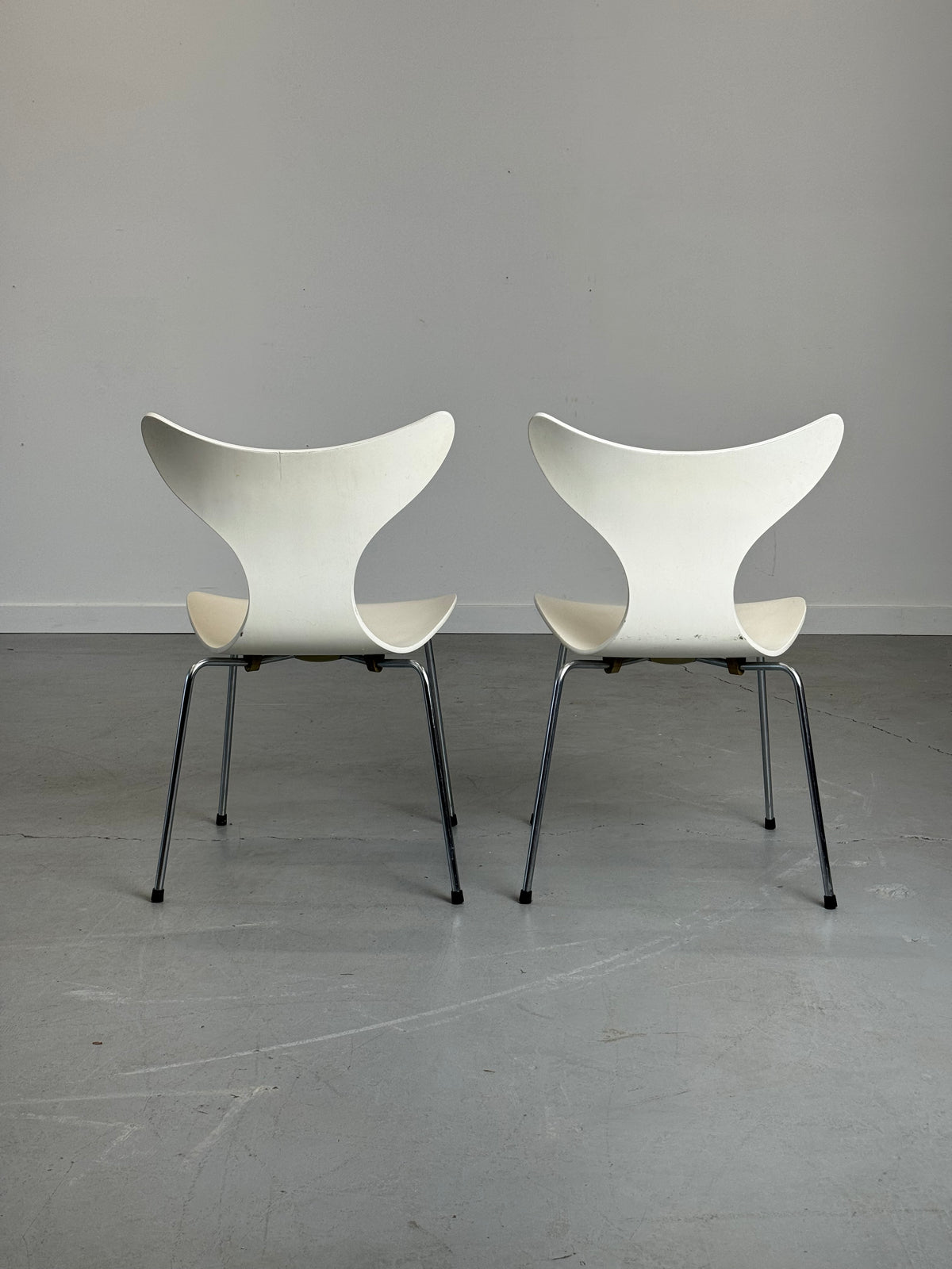 1970s Model 3108 “Lily” Chair by Arne Jacobsen for Fritz Hansen, Denmark.