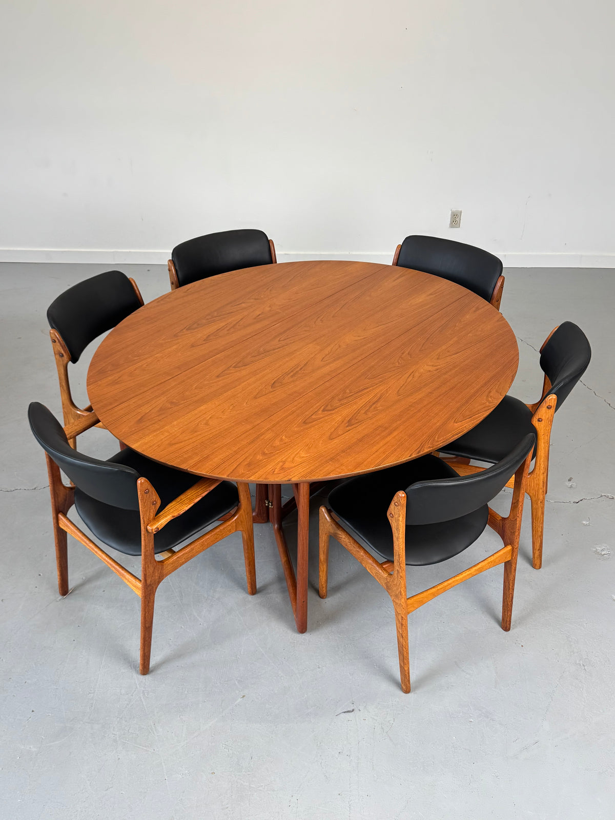 1960s Peter Hvidt Drop-Leaf Teak Dining Table for France & Son, Denmark.