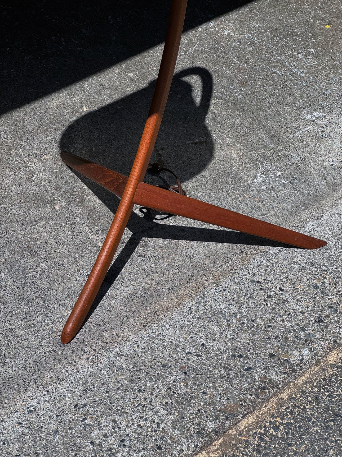 1960s Canadian Modern Bow Floor Lamp in teak